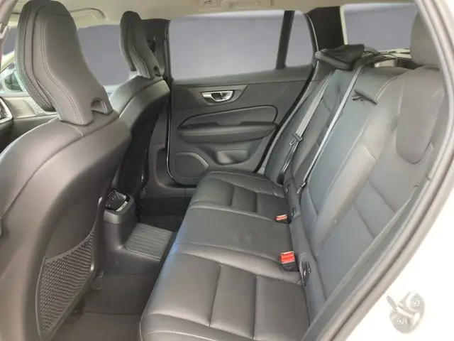 Volvo V60 Plus, T6 eAWD Plug-in Hybrid, Elektrisch/Benzin, Dark Ansicht 12