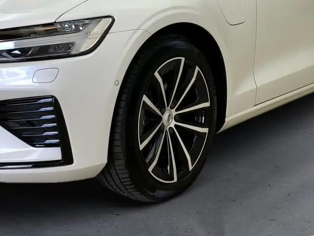 Volvo V60 Plus, T6 eAWD Plug-in Hybrid, Elektrisch/Benzin, Dark Ansicht 8