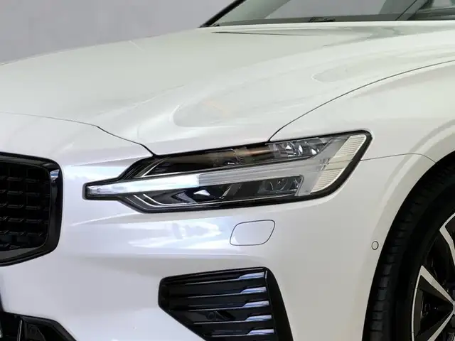 Volvo V60 Plus, T6 eAWD Plug-in Hybrid, Elektrisch/Benzin, Dark Ansicht 7