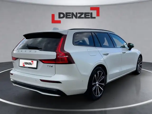 Volvo V60 Plus, T6 eAWD Plug-in Hybrid, Elektrisch/Benzin, Dark Ansicht 4