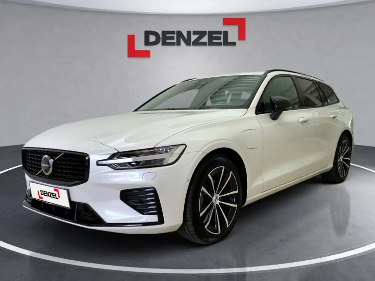 Volvo V60 Plus, T6 eAWD Plug-in Hybrid, Elektrisch/Benzin, Dark