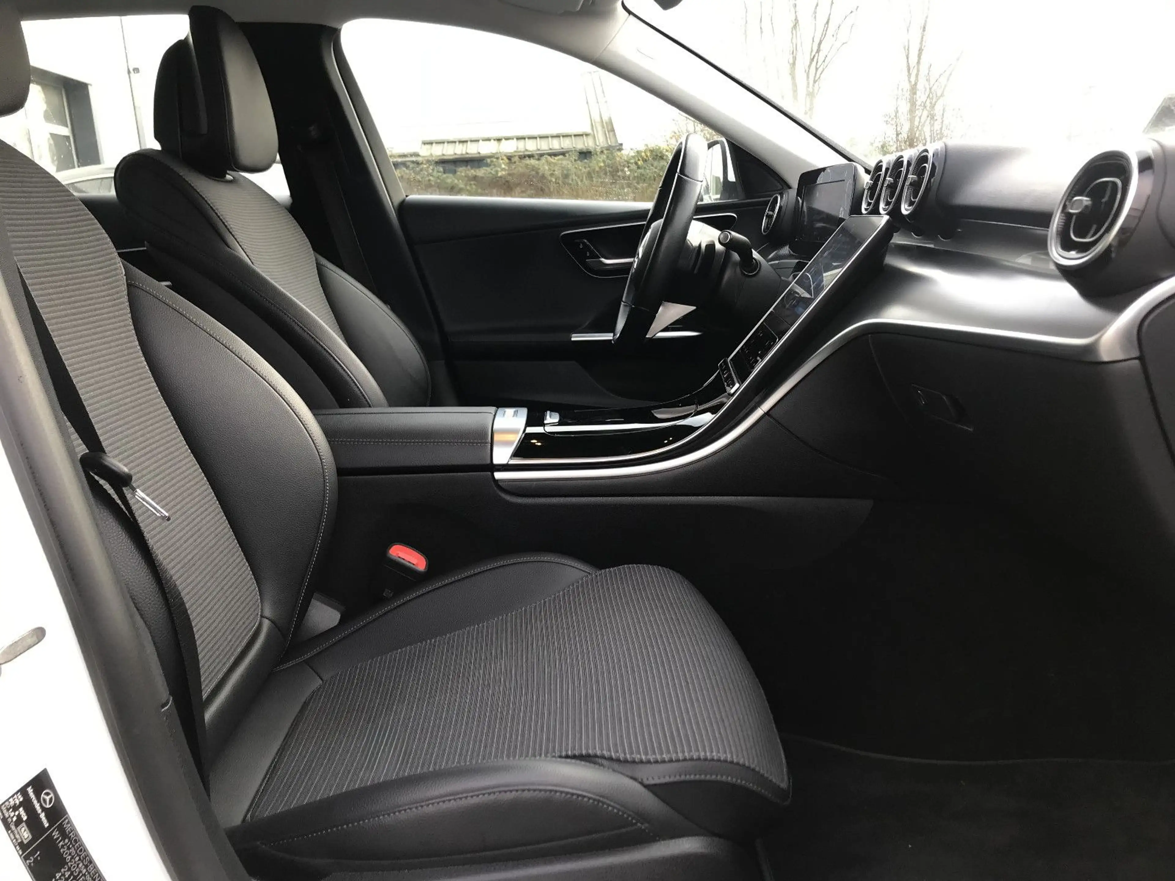 Mercedes-Benz C 220 T d 9G 4Matic Avantgarde LED Kam AHK Distr — photo 11