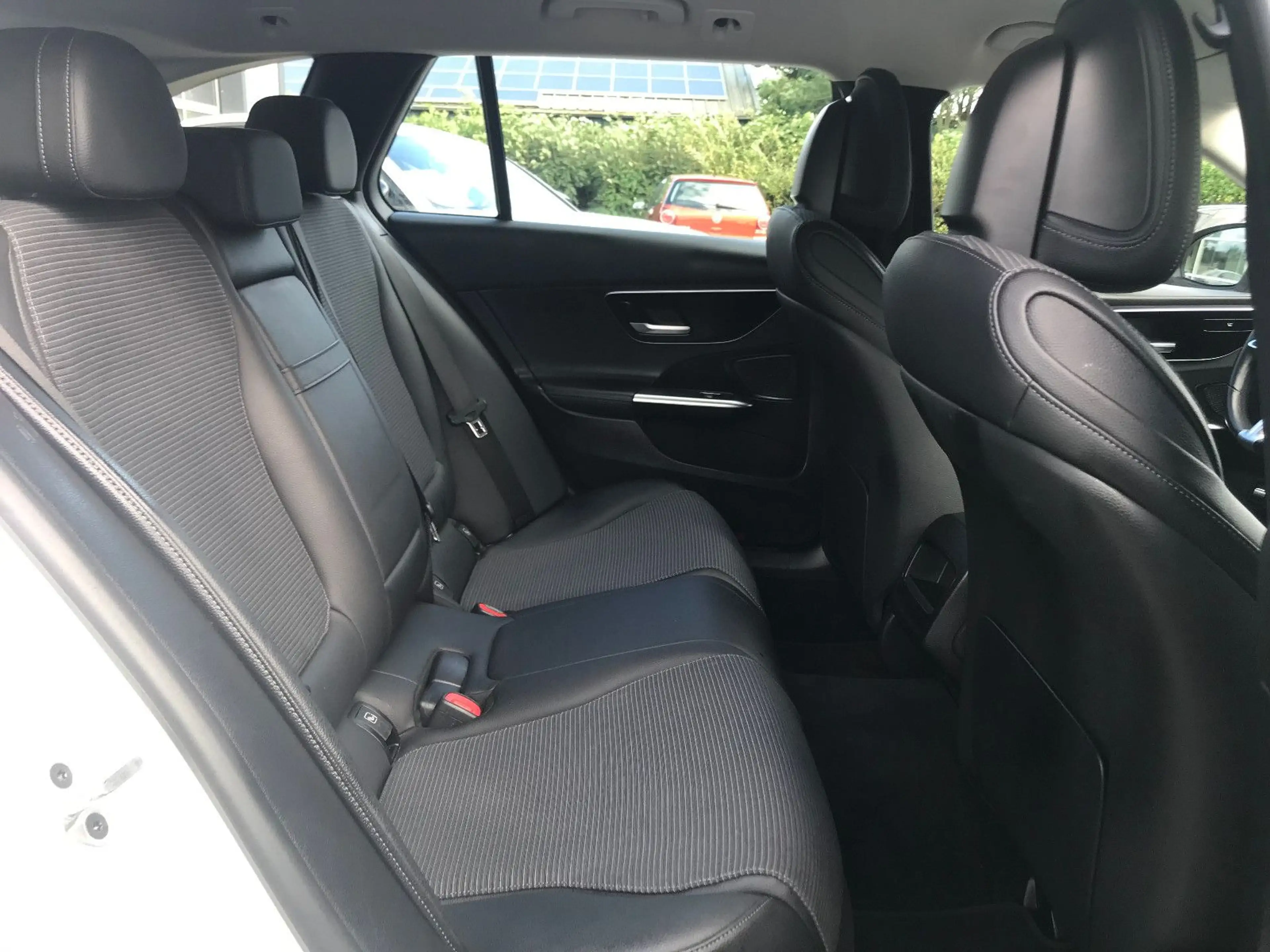 Mercedes-Benz C 220 T d 9G 4Matic Avantgarde LED Kam AHK Distr — photo 13