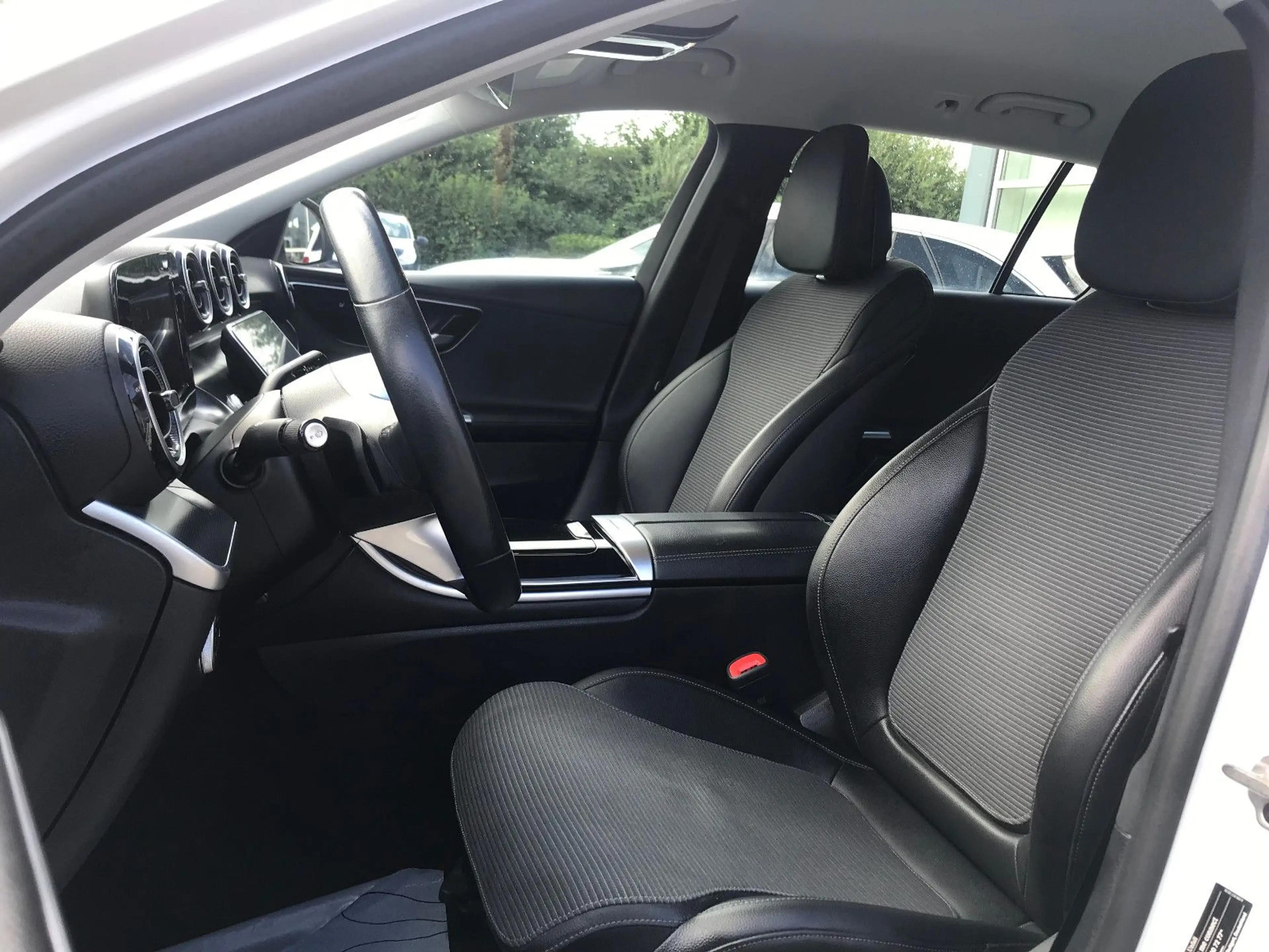 Mercedes-Benz C 220 T d 9G 4Matic Avantgarde LED Kam AHK Distr — photo 10