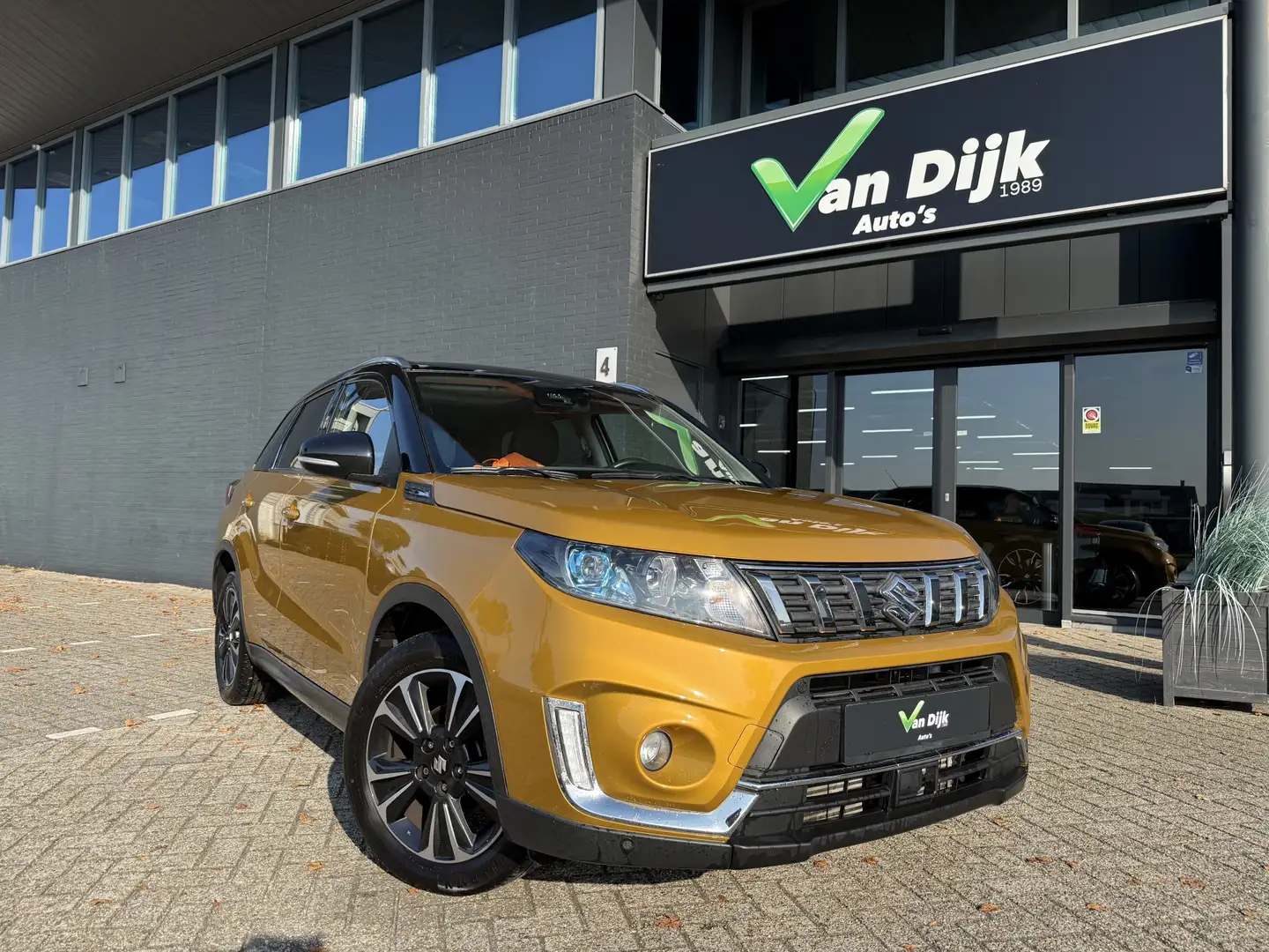 Suzuki Vitara 1.4 Boosterjet Stijl Panodak Navi Camera Geel - 1