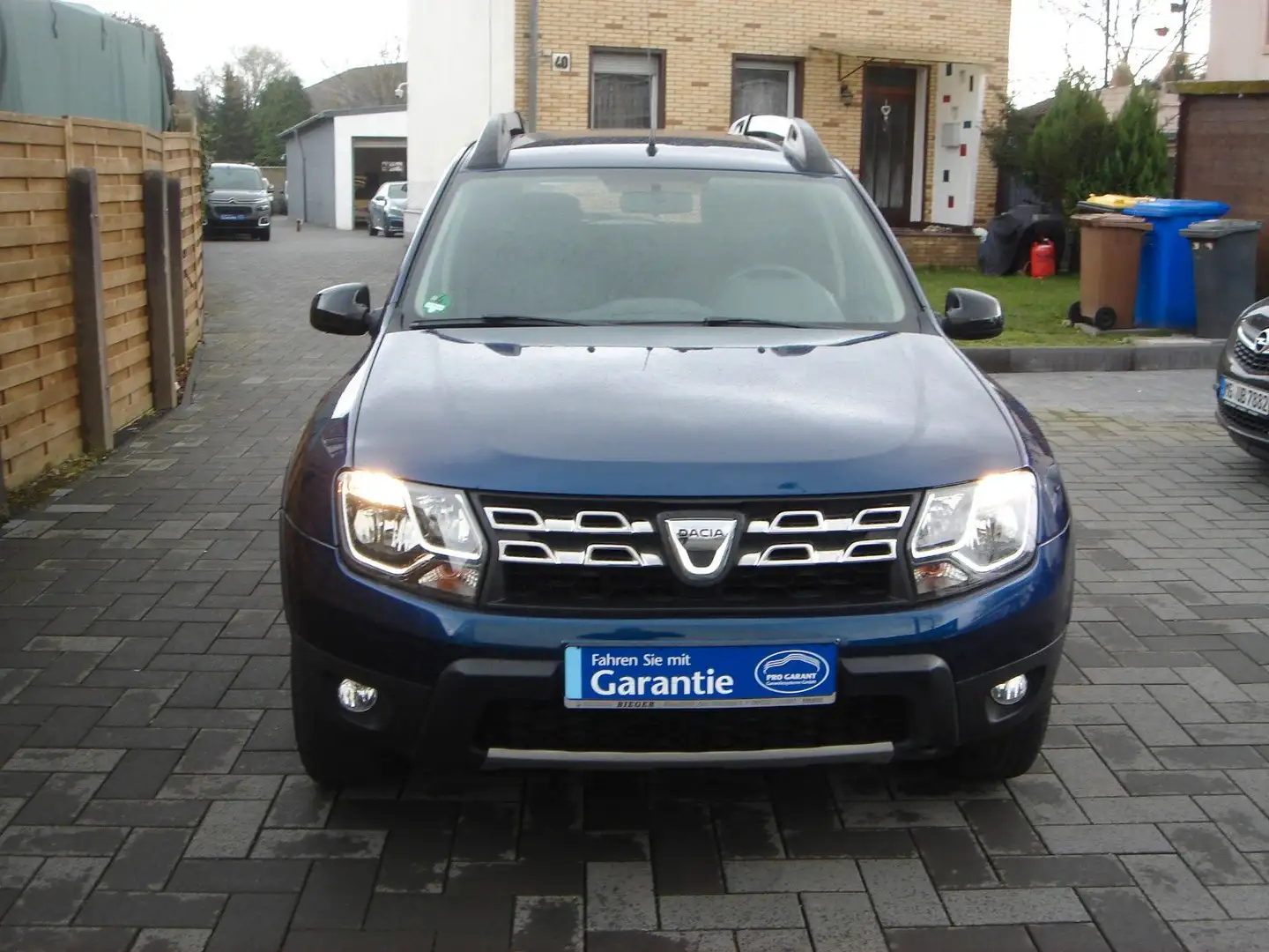 Dacia Duster DUSTER 1,5 DCI PRESTIGE+AUTOM+LEDER+AHK+TOP Blauw - 2