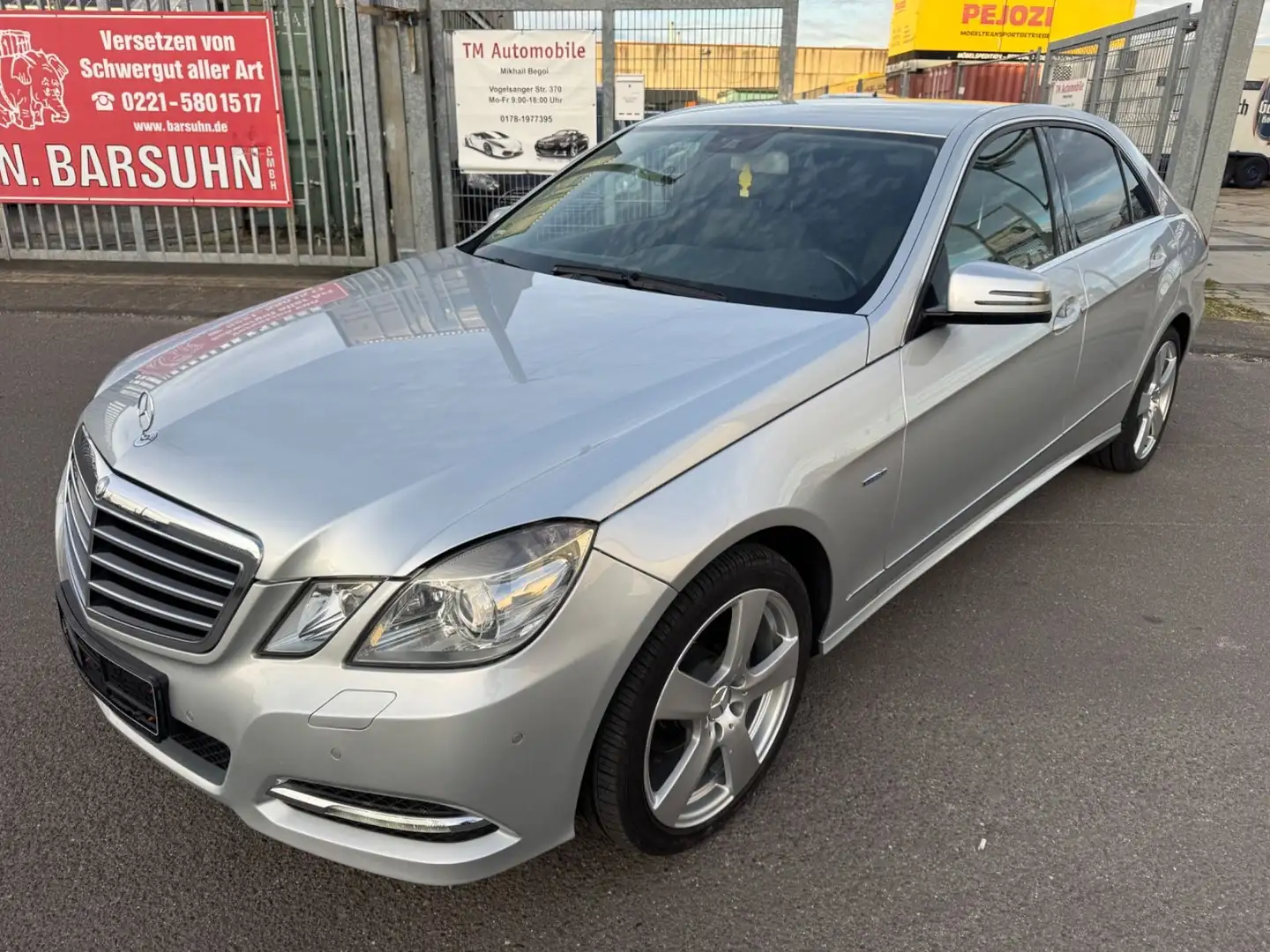 Mercedes-Benz E 200 CGI BlueEFFICIENCY AVANTGARDE Silber - 2