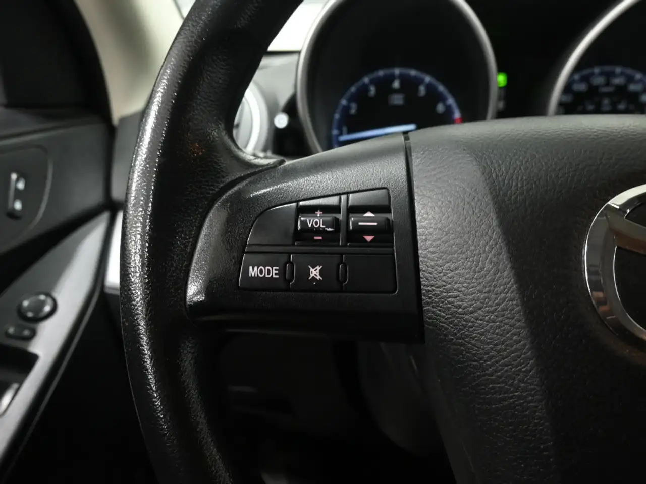 Mazda 3 снимка Mazda 3