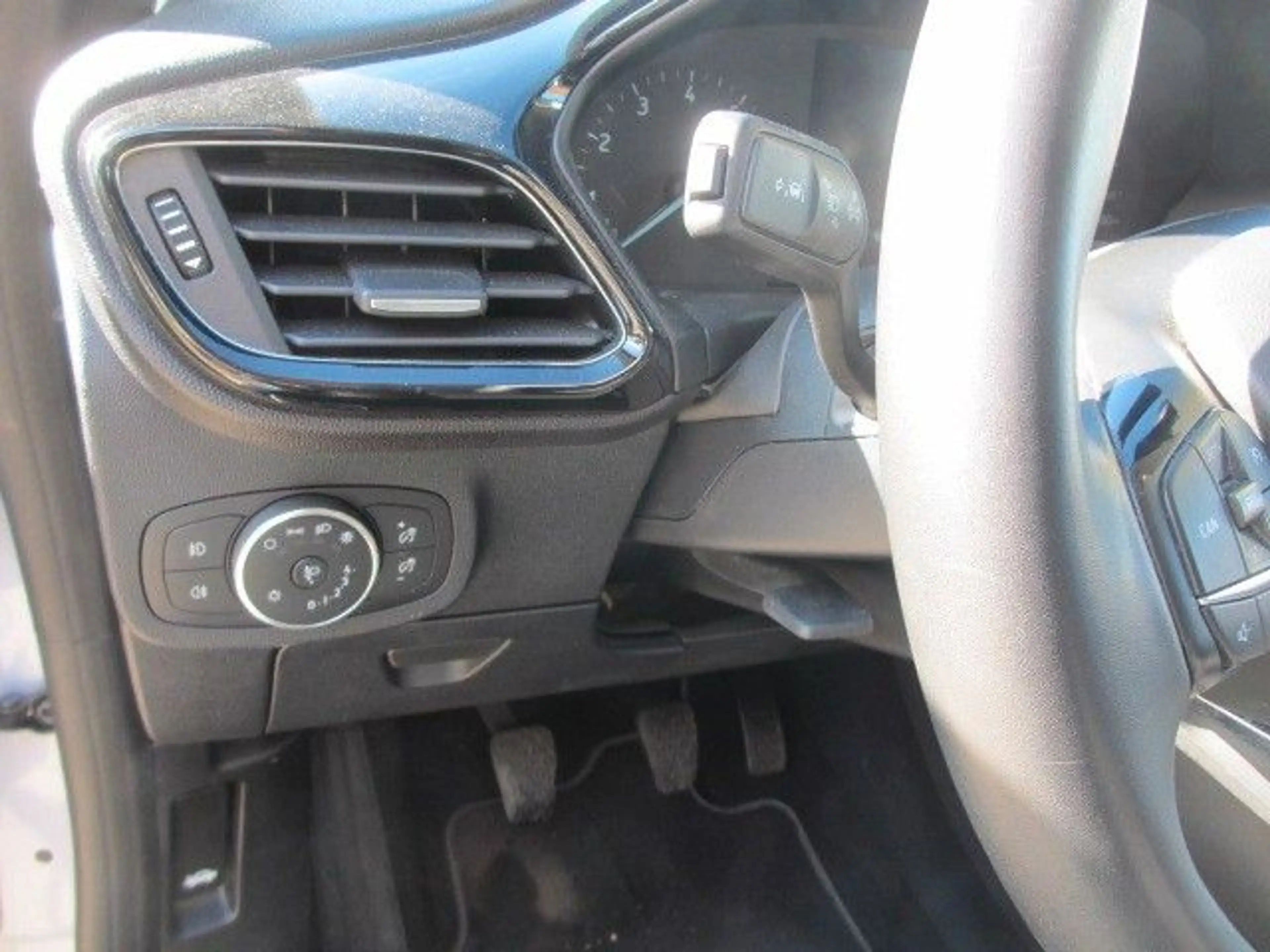Ford Fiesta Titanium X, AHK abnehmbar, Winter-Paket — photo 13
