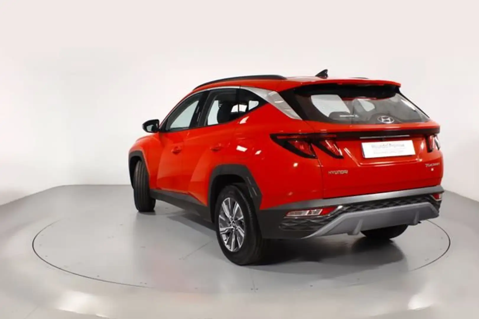 Hyundai TUCSON 1.6 TGDI 110KW MAXX 5P Rojo - 2