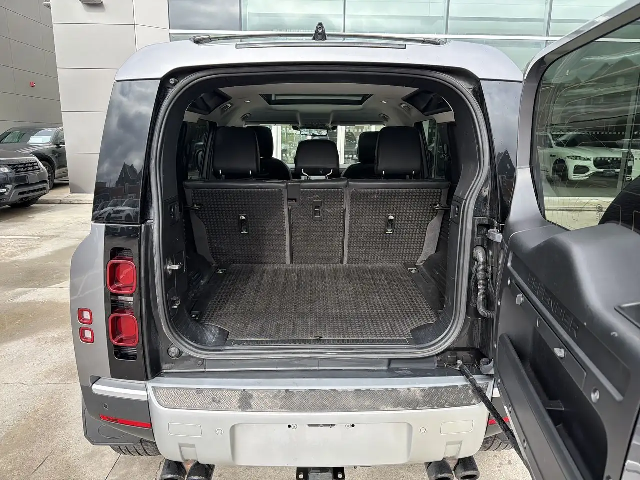 Land Rover Defender снимка Land Rover Defender