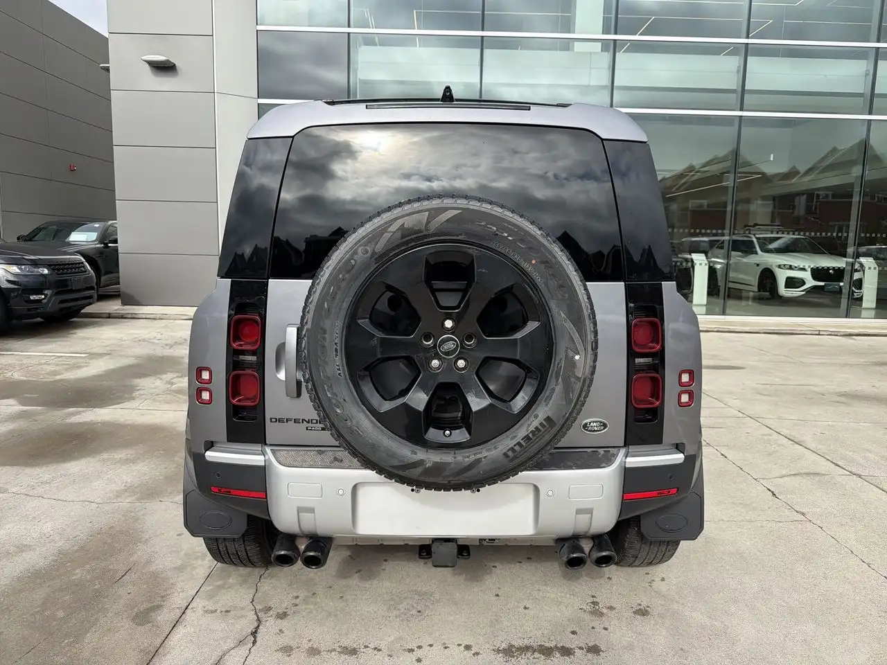 Land Rover Defender снимка Land Rover Defender