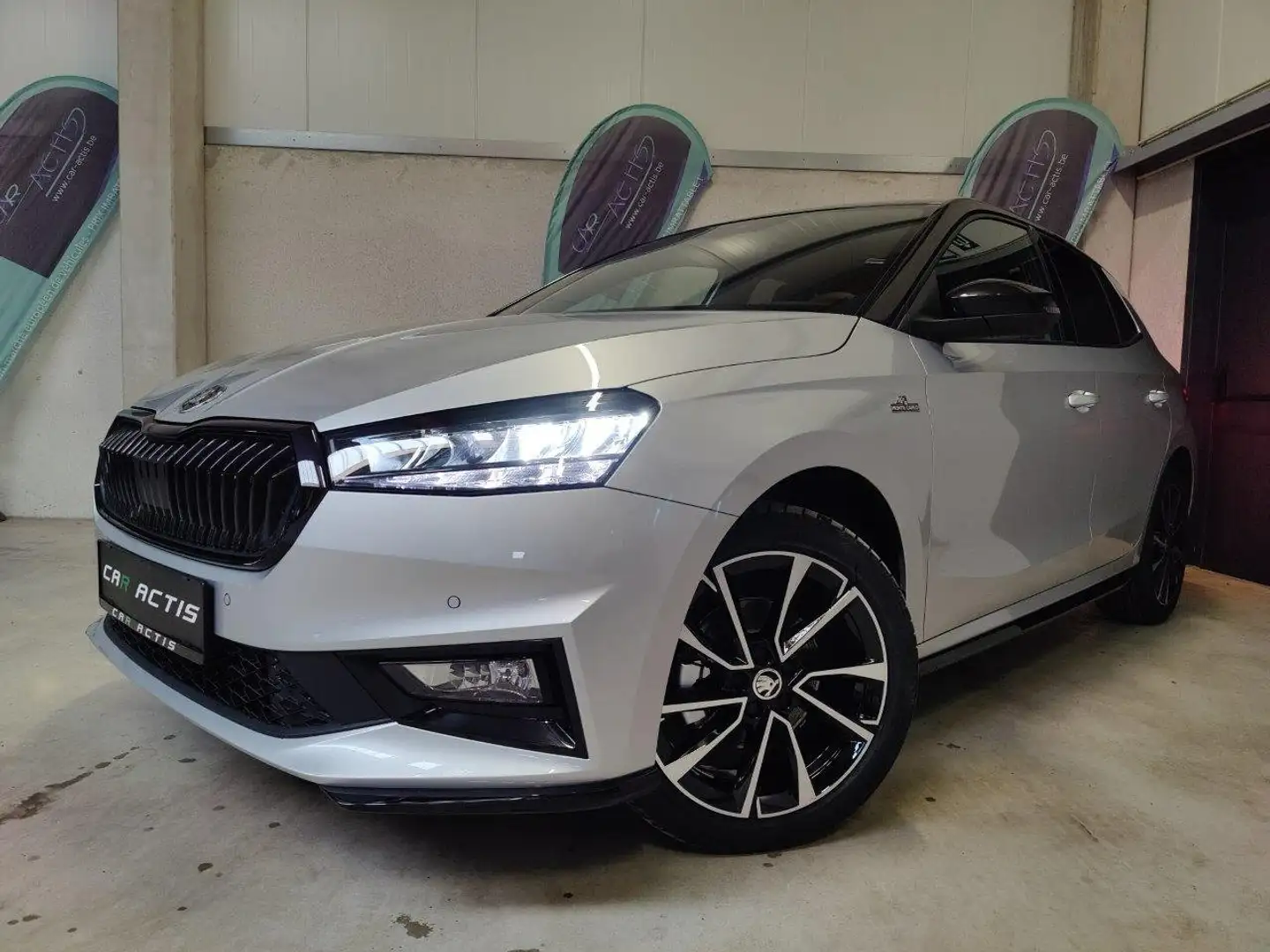 Skoda Fabia 1.0 TSI Monte Carlo - CAMERA - KESSY - SIE.CH -17" Grijs - 2