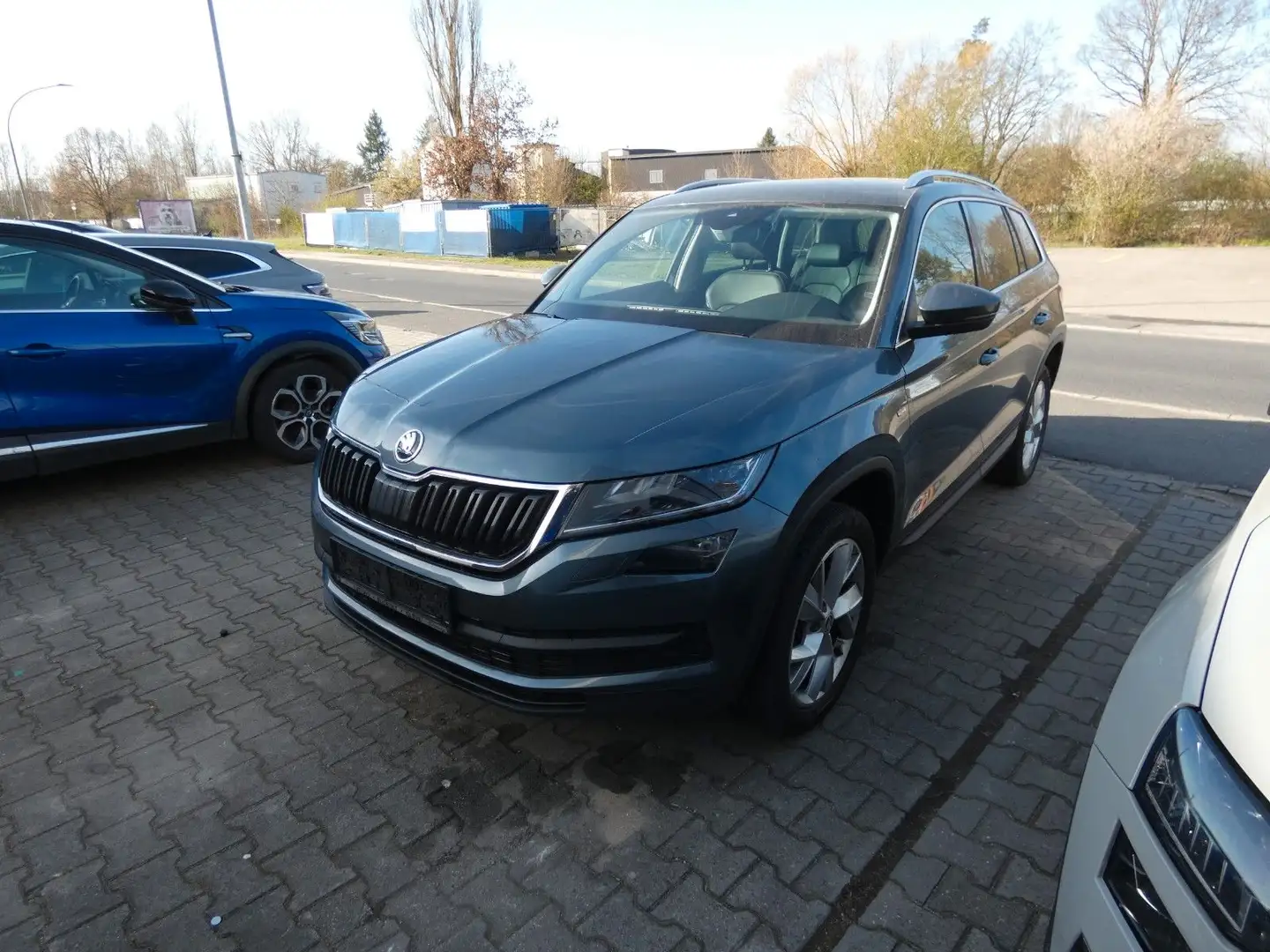 Skoda Kodiaq Soleil2.0TDI DSG LED Navi SHZ Leder Grau - 2