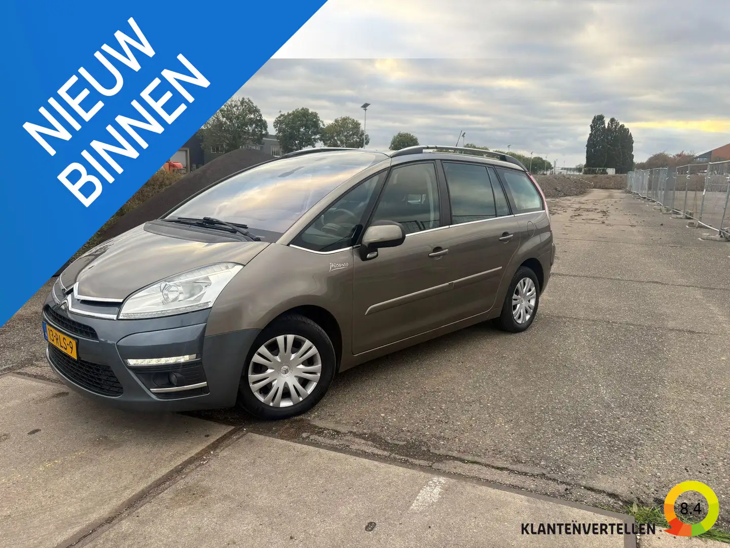 Citroen Grand C4 Picasso 1.6 THP Tendance EGS 7P Marrón - 1