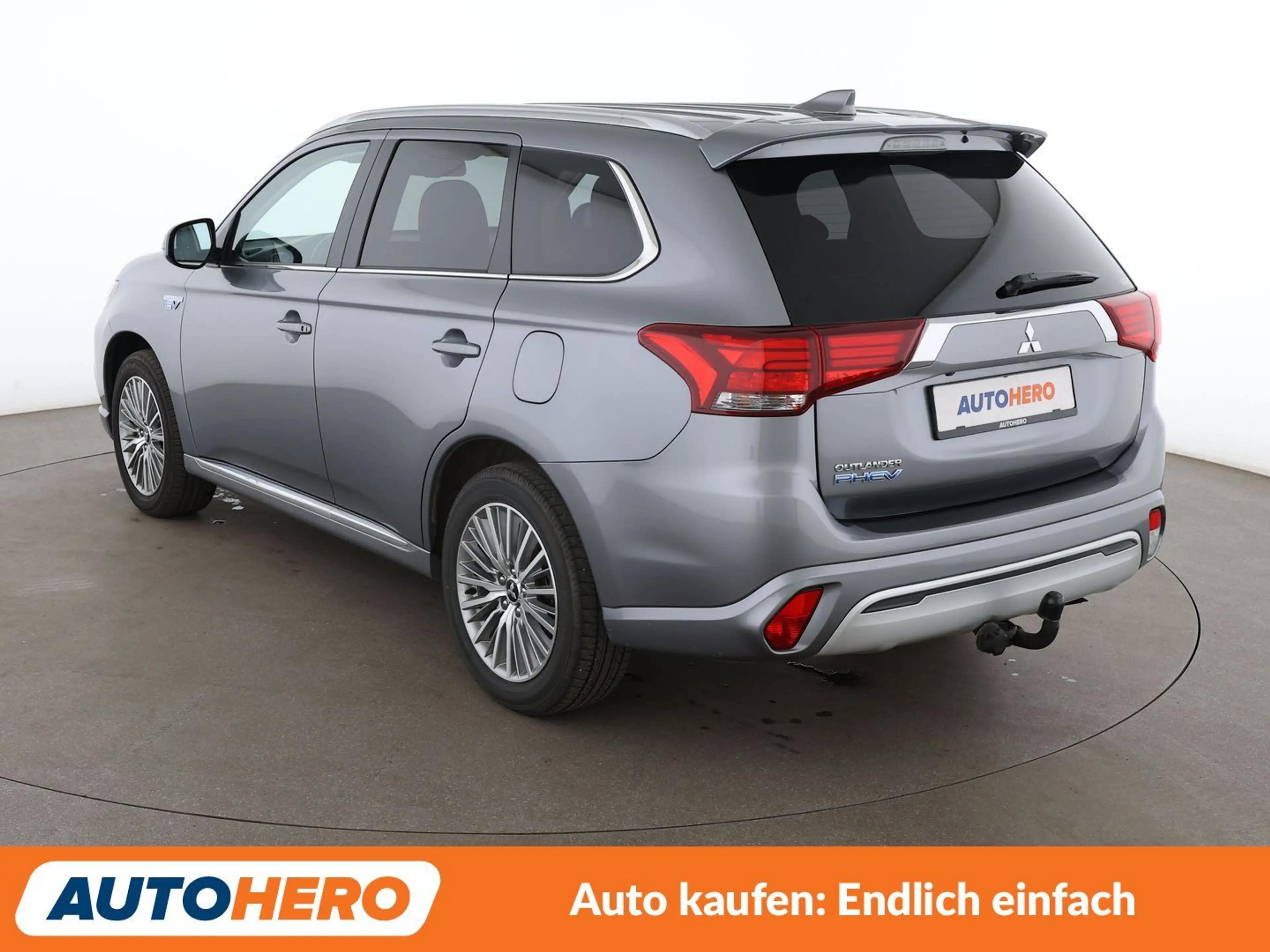 Mitsubishi Outlander 2.4 PHEV Spirit 4WD Aut.*NAVI*TEMPO*CAM*SHZ*AHK* — photo 4