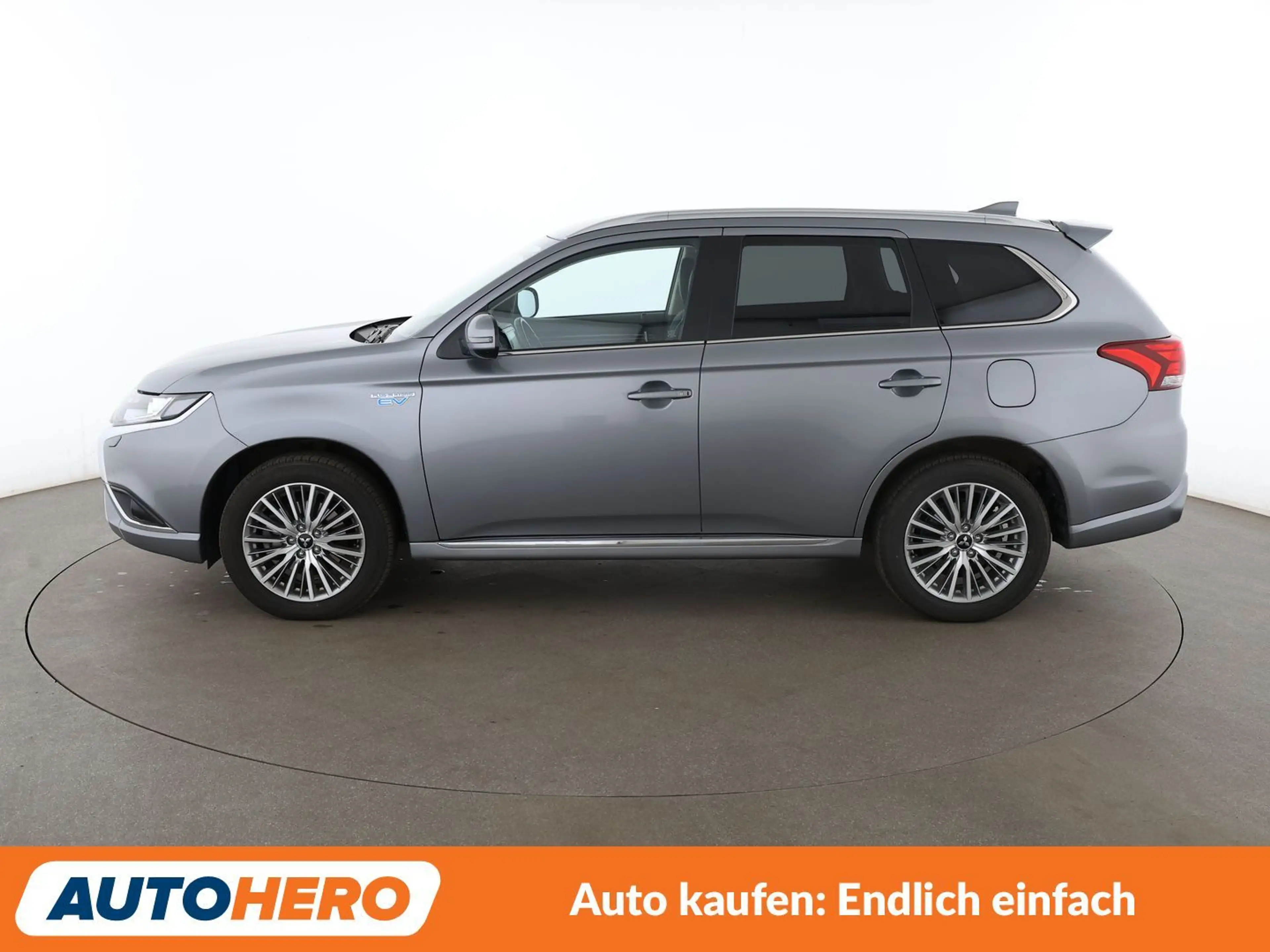Mitsubishi Outlander 2.4 PHEV Spirit 4WD Aut.*NAVI*TEMPO*CAM*SHZ*AHK* — photo 3