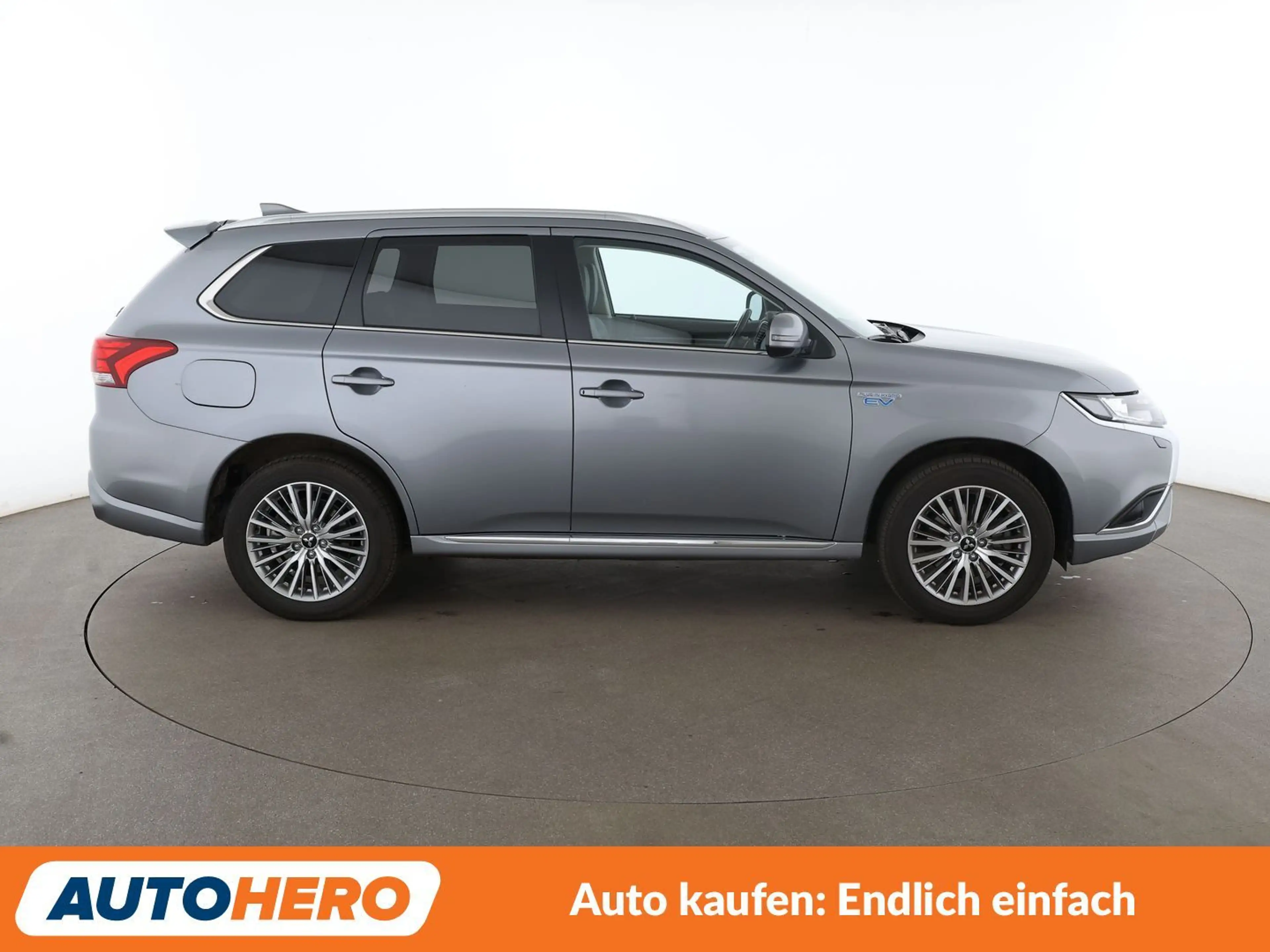 Mitsubishi Outlander 2.4 PHEV Spirit 4WD Aut.*NAVI*TEMPO*CAM*SHZ*AHK* — photo 7