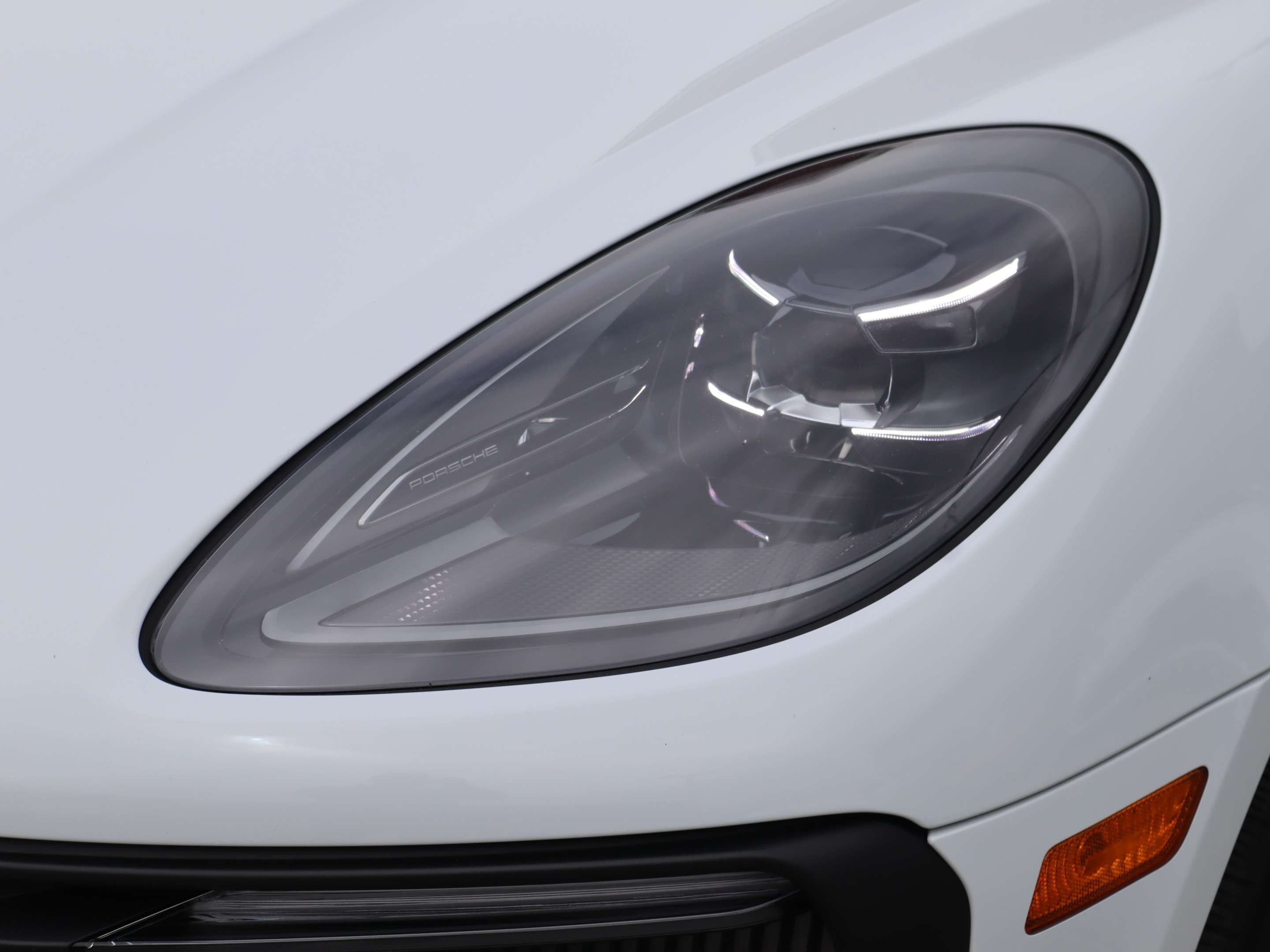 2024 Porsche Macan GTS AWD thumb 9