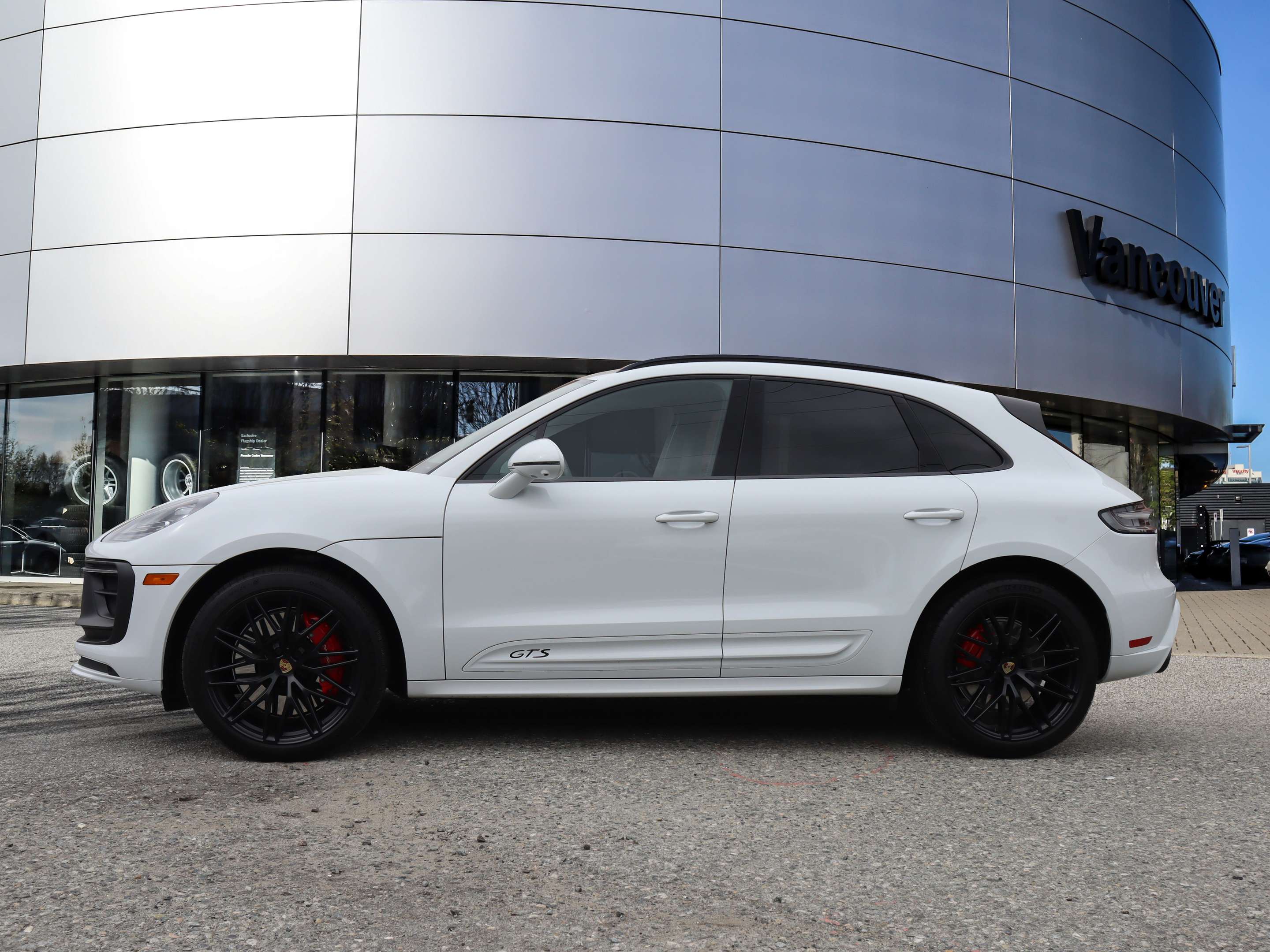 2024 Porsche Macan GTS AWD alt 2