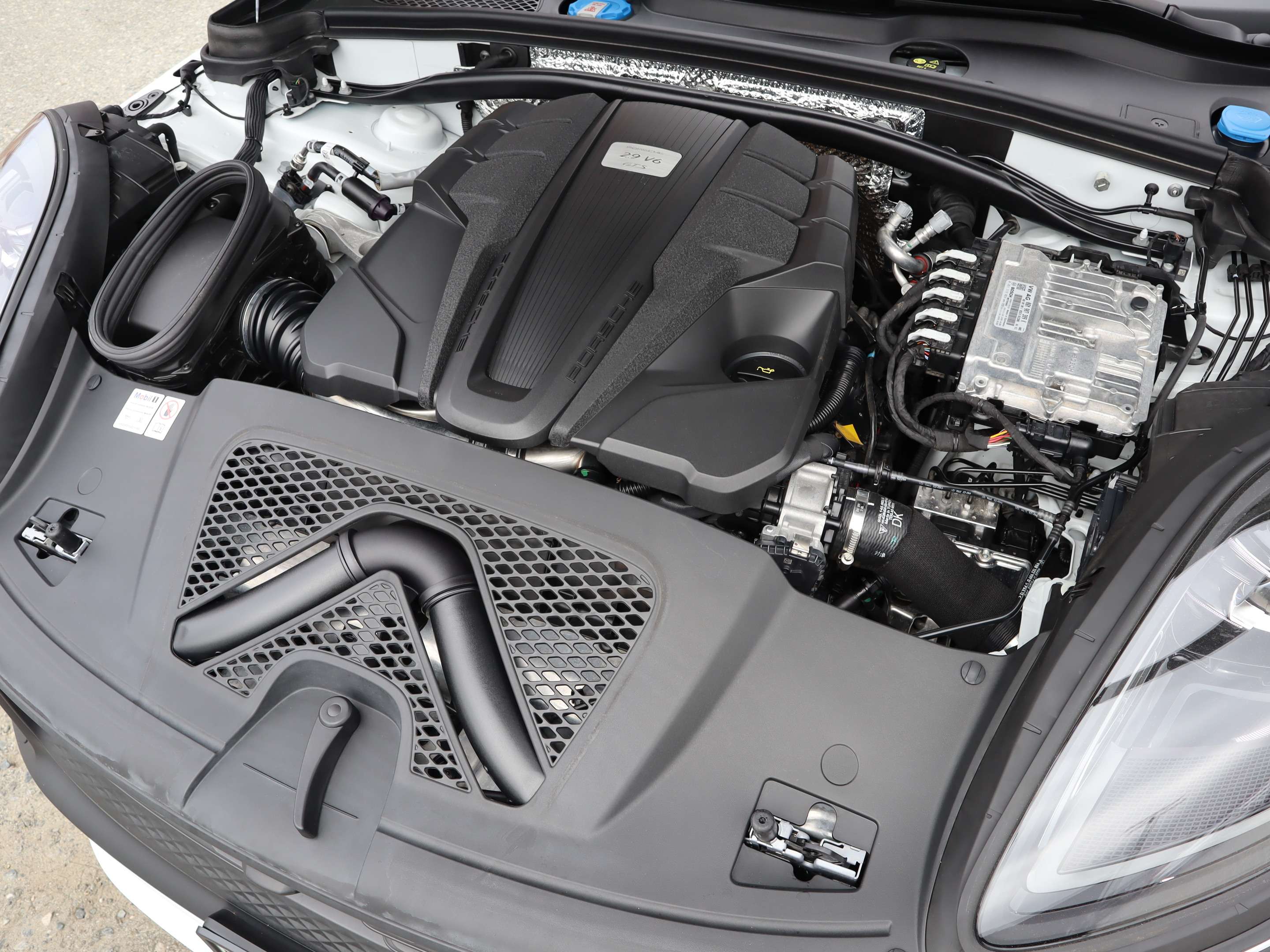 2024 Porsche Macan GTS AWD thumb 29
