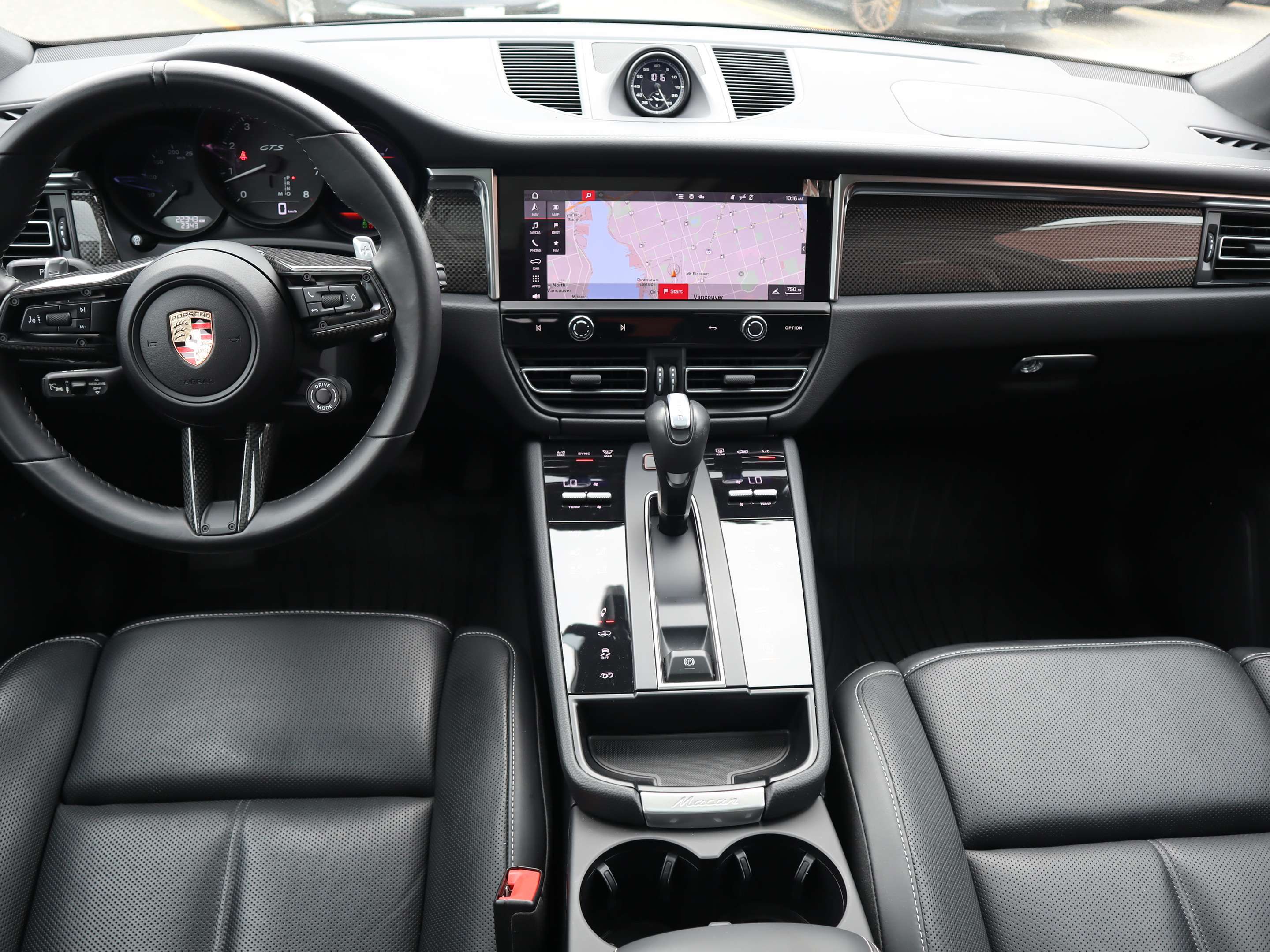 2024 Porsche Macan GTS AWD thumb 16