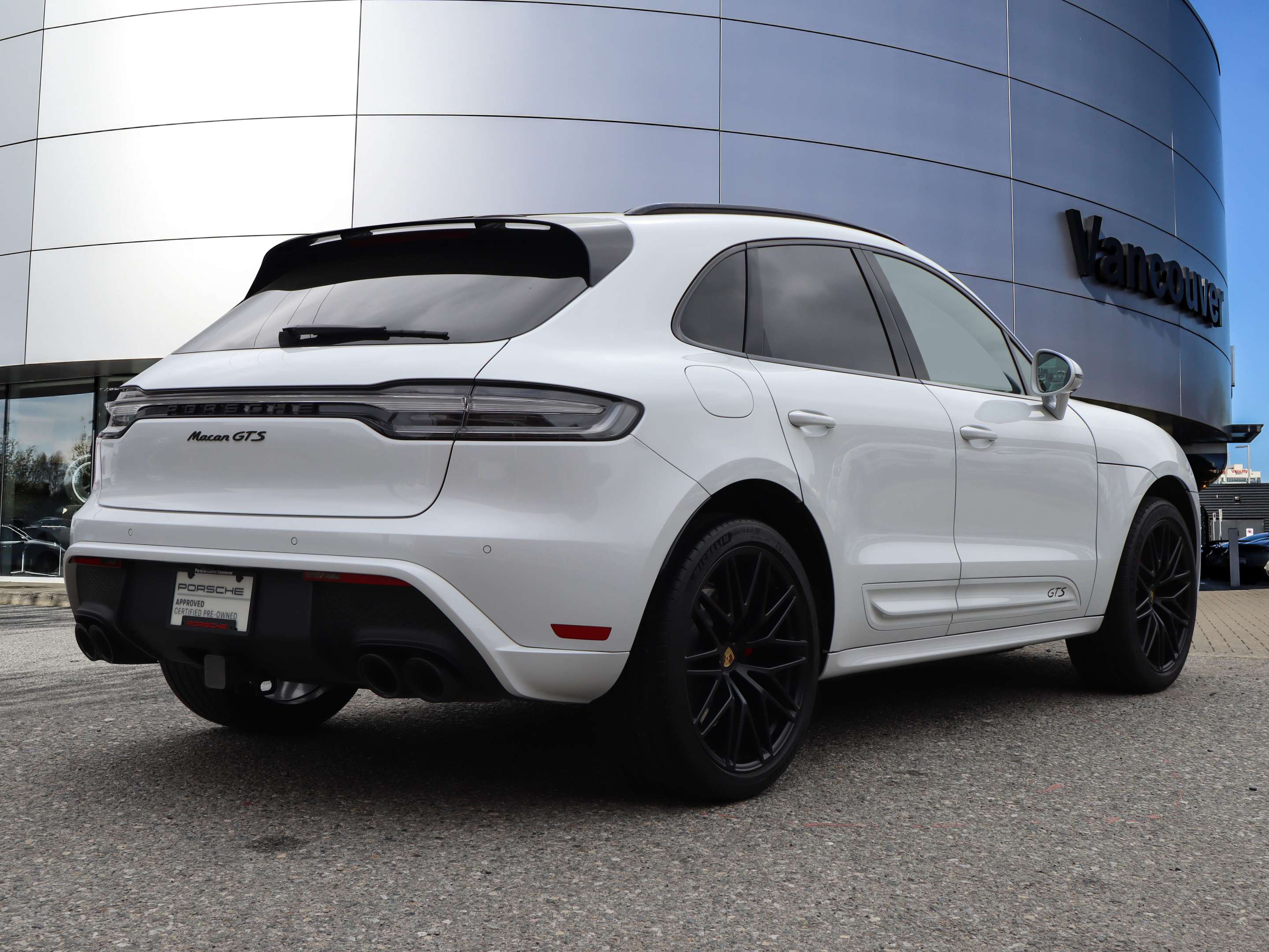 2024 Porsche Macan GTS AWD alt 5