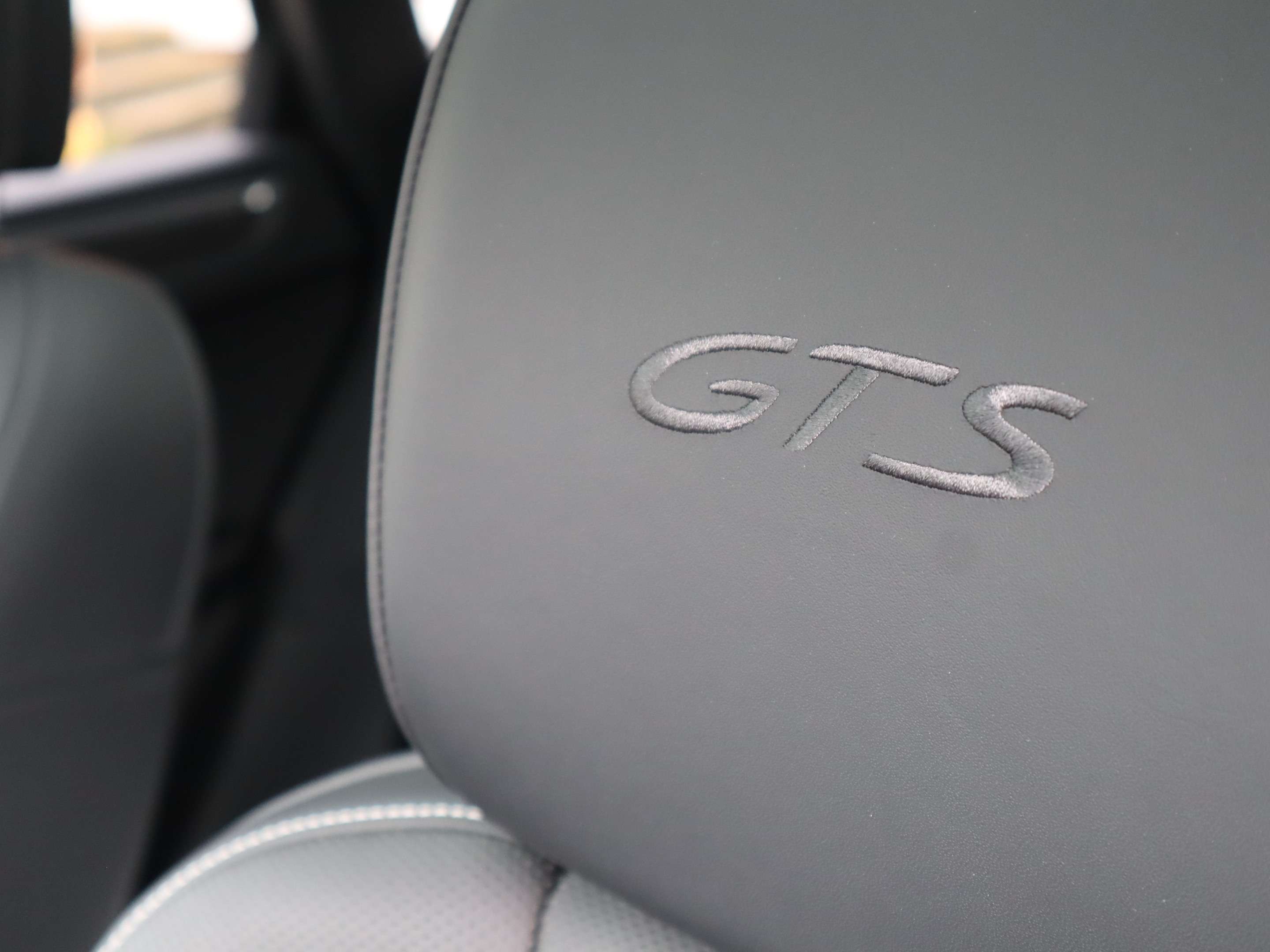 2024 Porsche Macan GTS AWD thumb 21