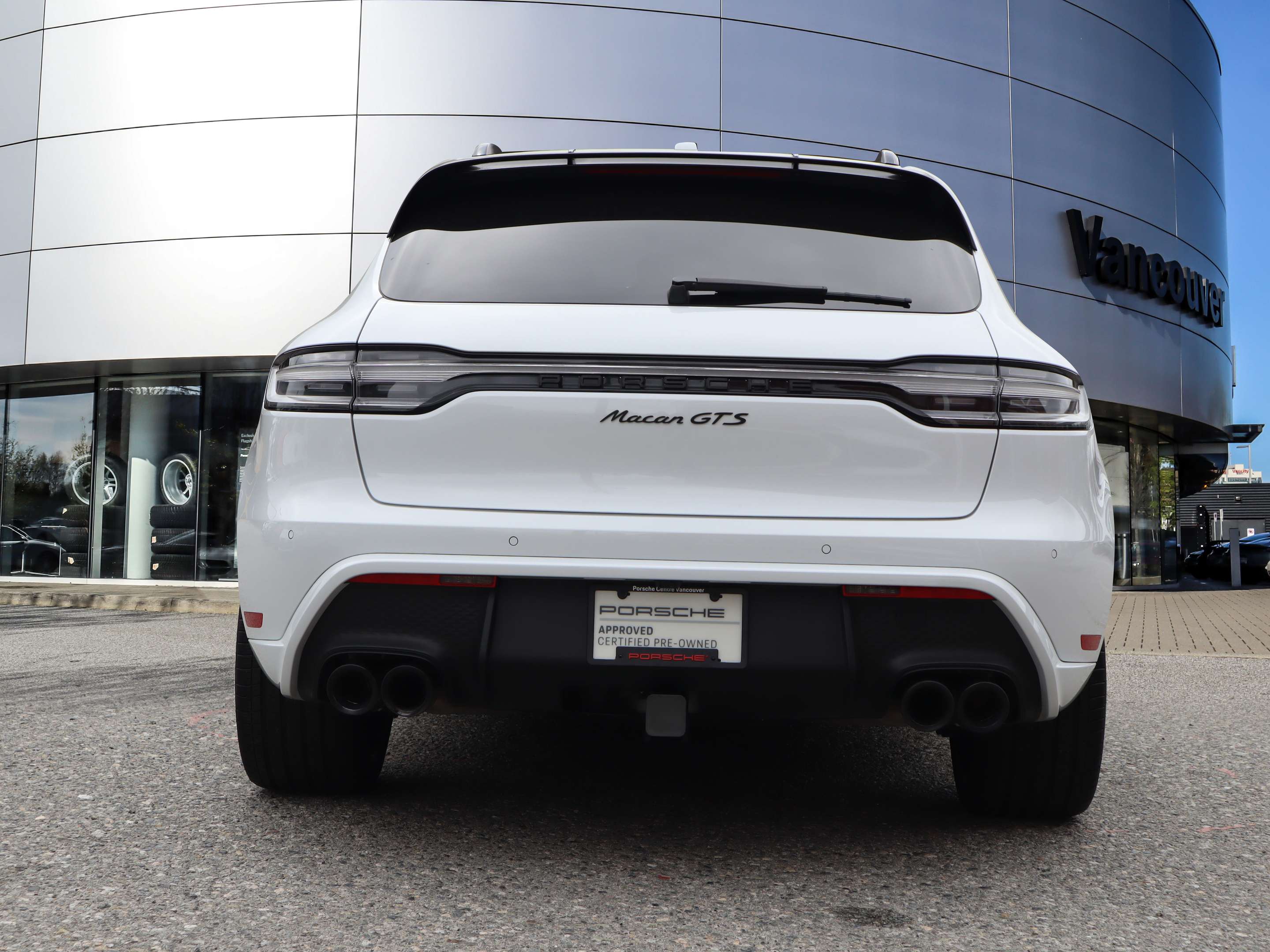 2024 Porsche Macan GTS AWD alt 4