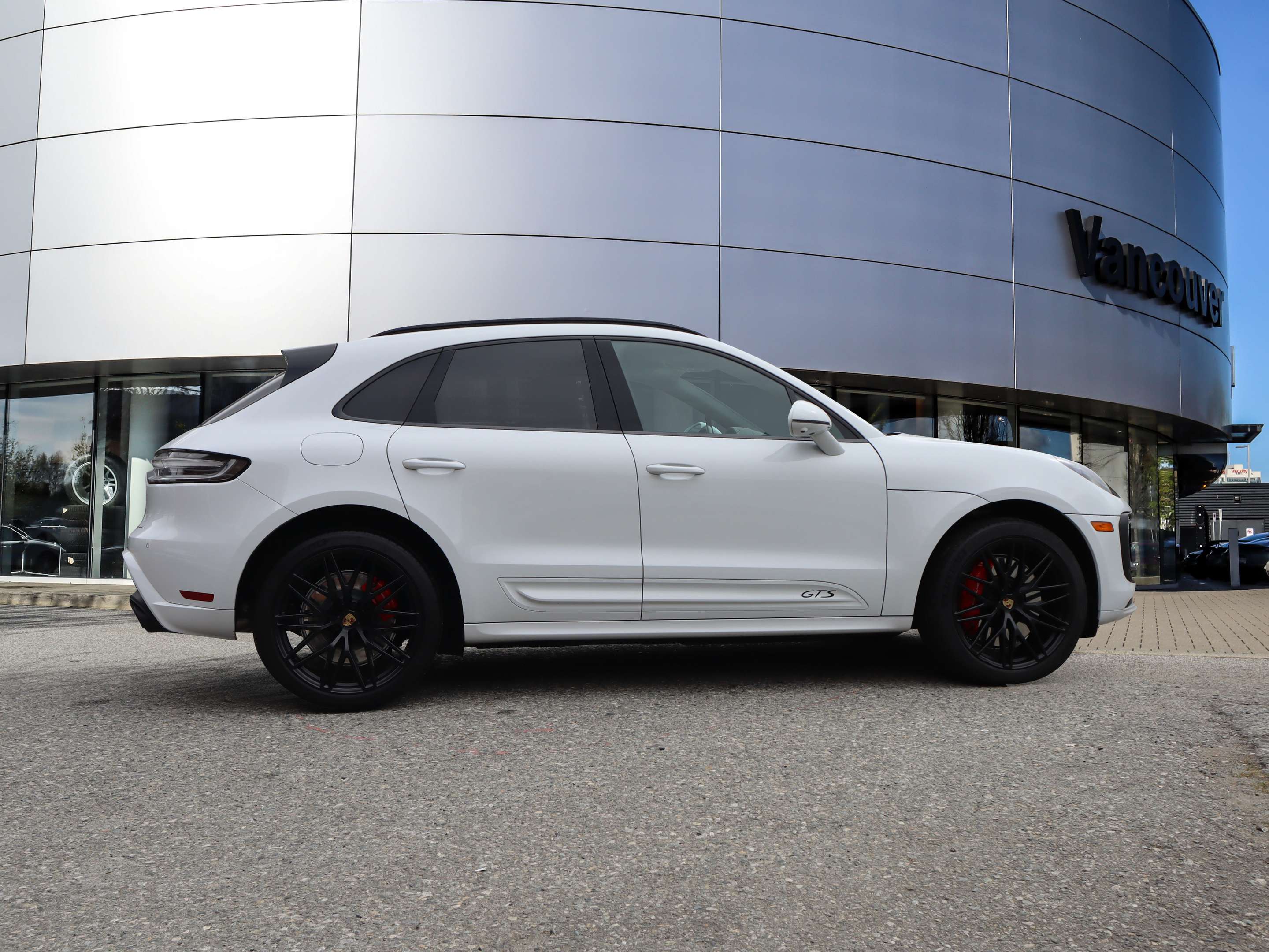 2024 Porsche Macan GTS AWD thumb 6