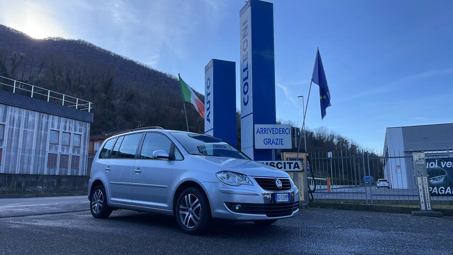 Volkswagen Touran 1.9 tdi Highline dpf 7 Posti Argento - 1