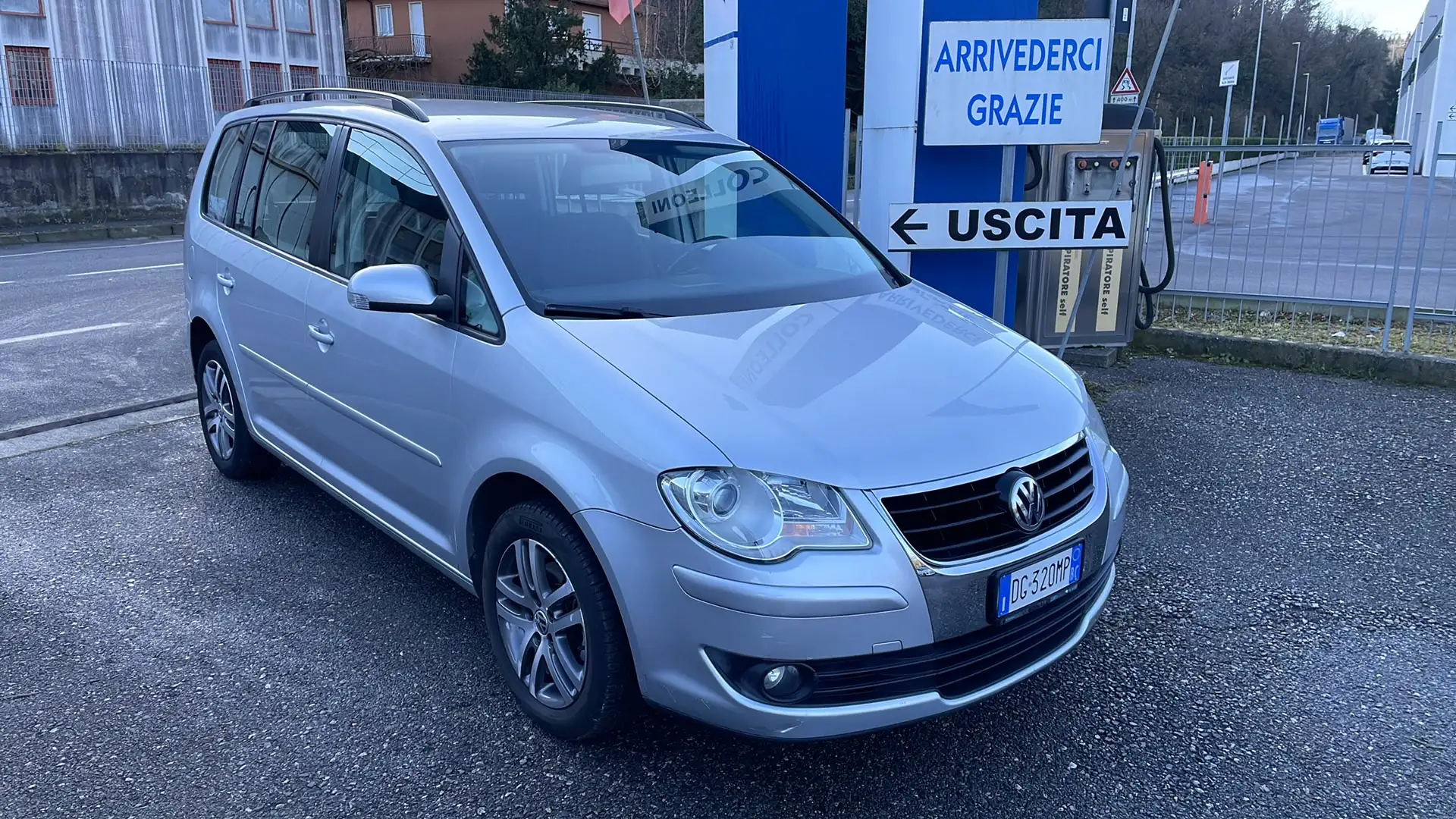 Volkswagen Touran 1.9 tdi Highline dpf 7 Posti Argento - 2