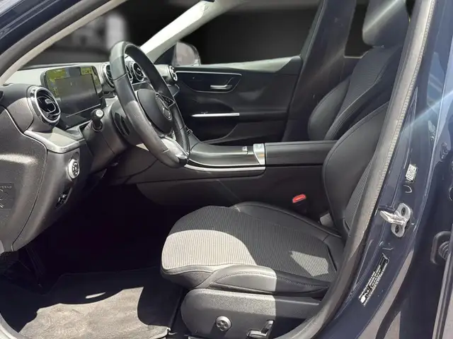 Mercedes-Benz C view 14