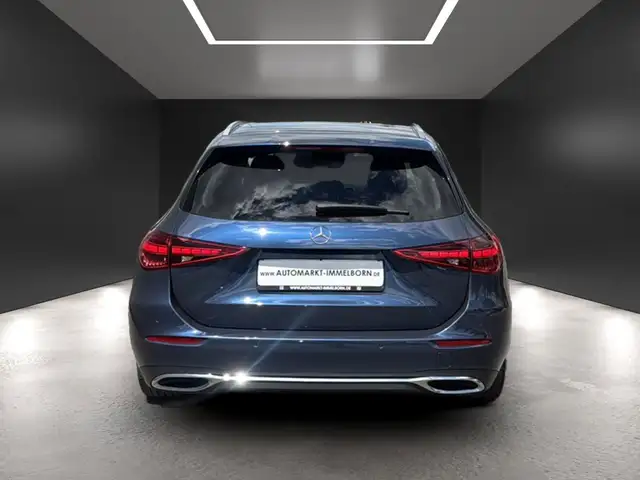 Mercedes-Benz C view 9