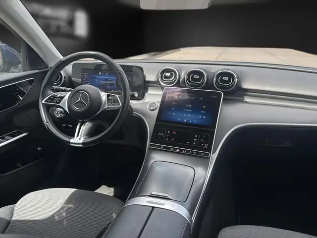 Mercedes-Benz C view 15