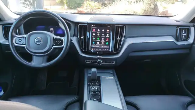 Volvo XC60 view 11