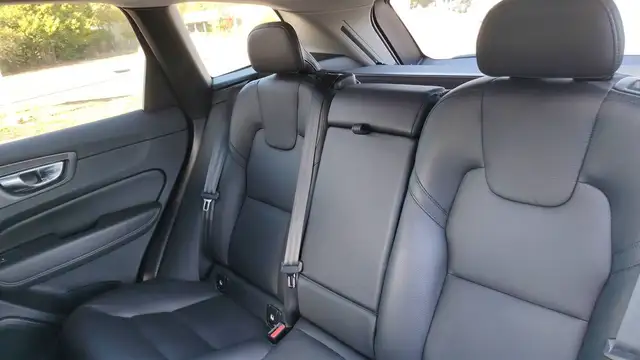 Volvo XC60 view 9
