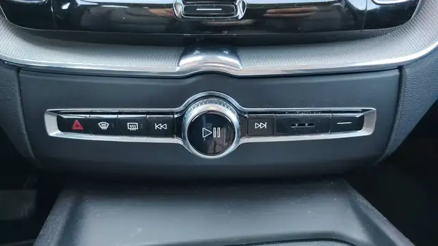 Volvo XC60 view 13