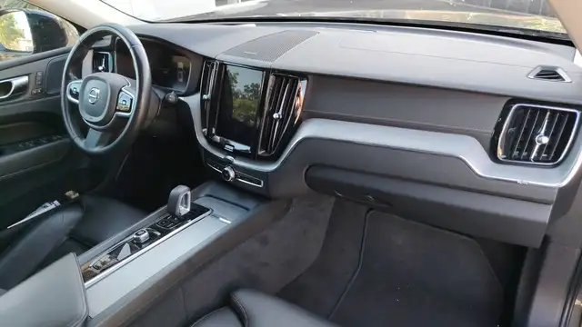 Volvo XC60 view 10