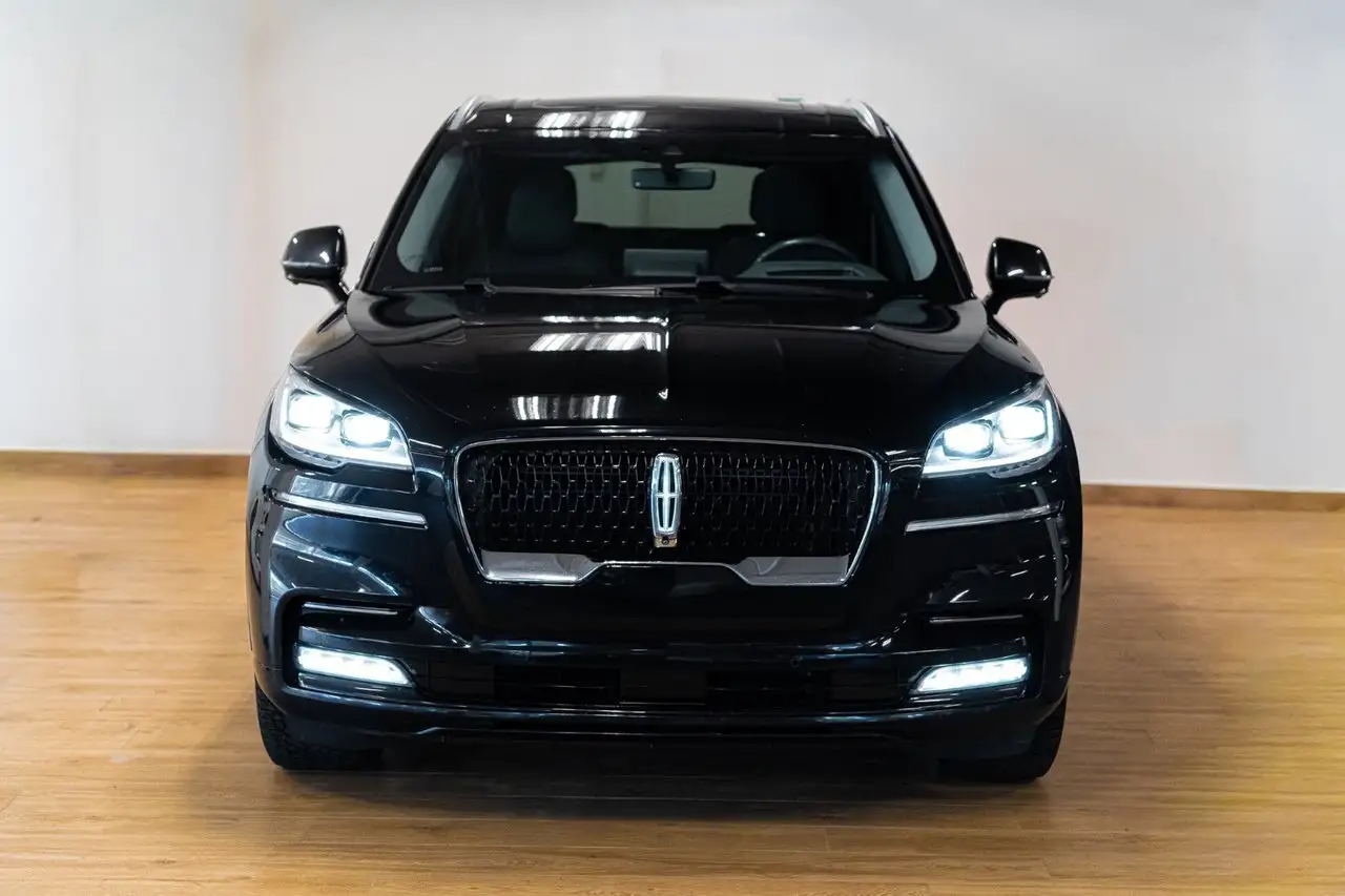 Lincoln Aviator снимка Lincoln Aviator