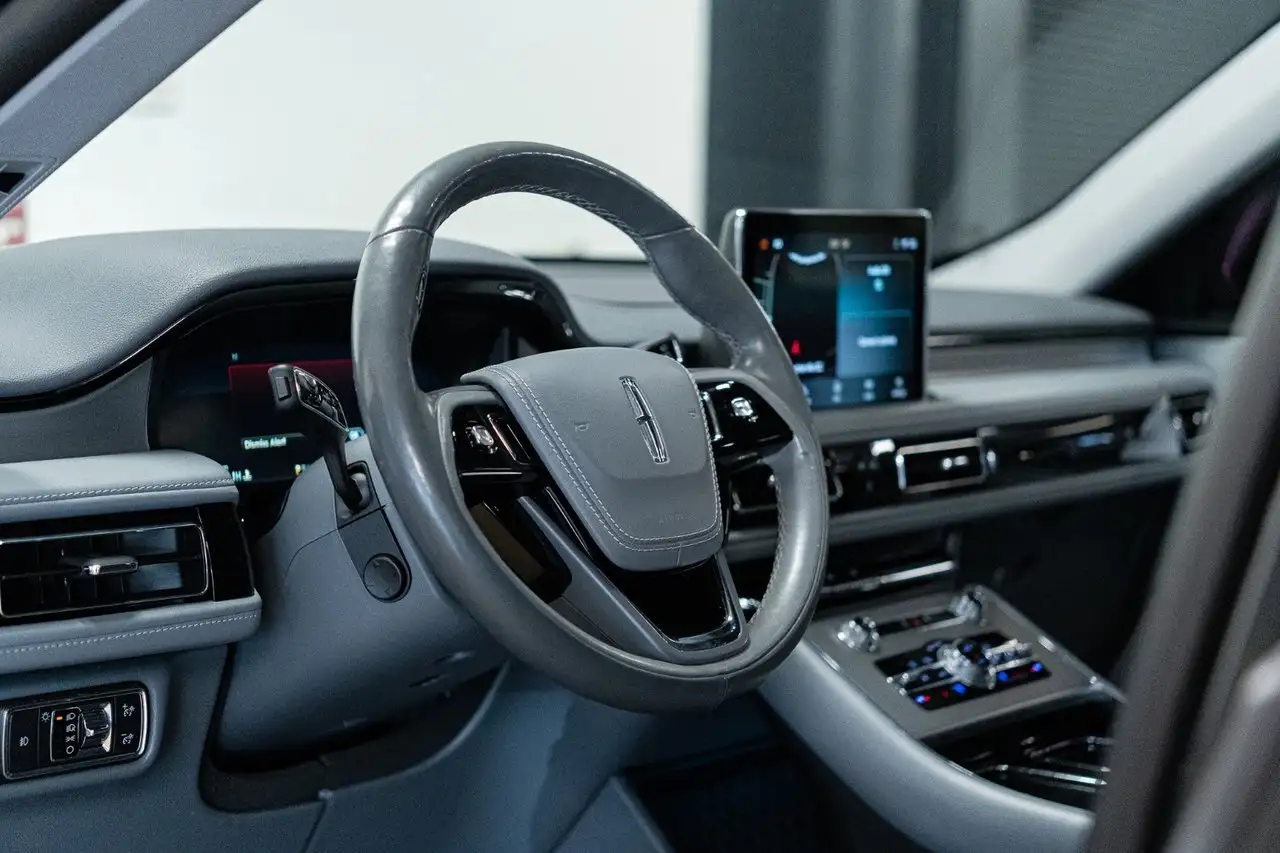 Lincoln Aviator снимка Lincoln Aviator