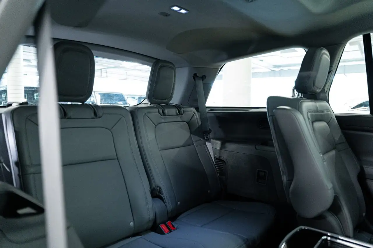 Lincoln Aviator снимка Lincoln Aviator