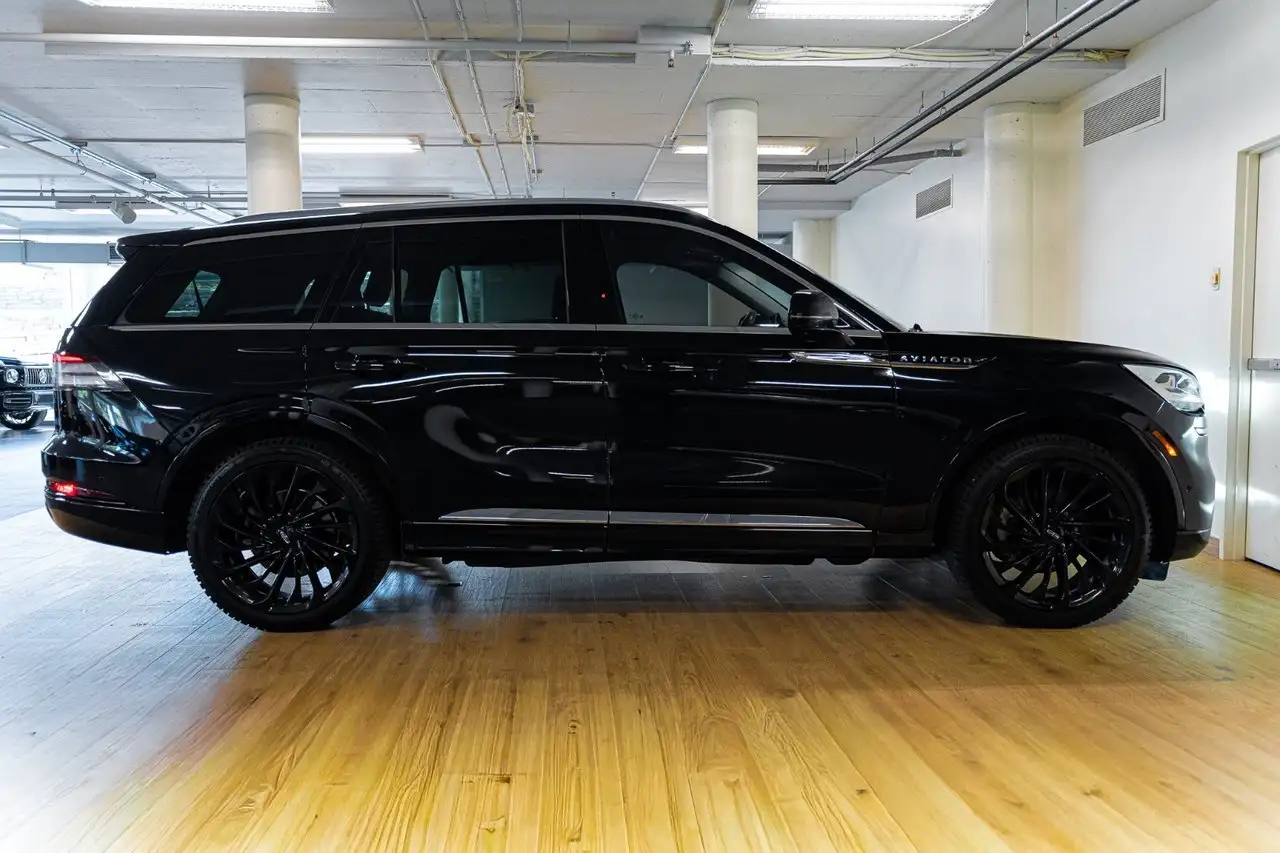 Lincoln Aviator снимка Lincoln Aviator