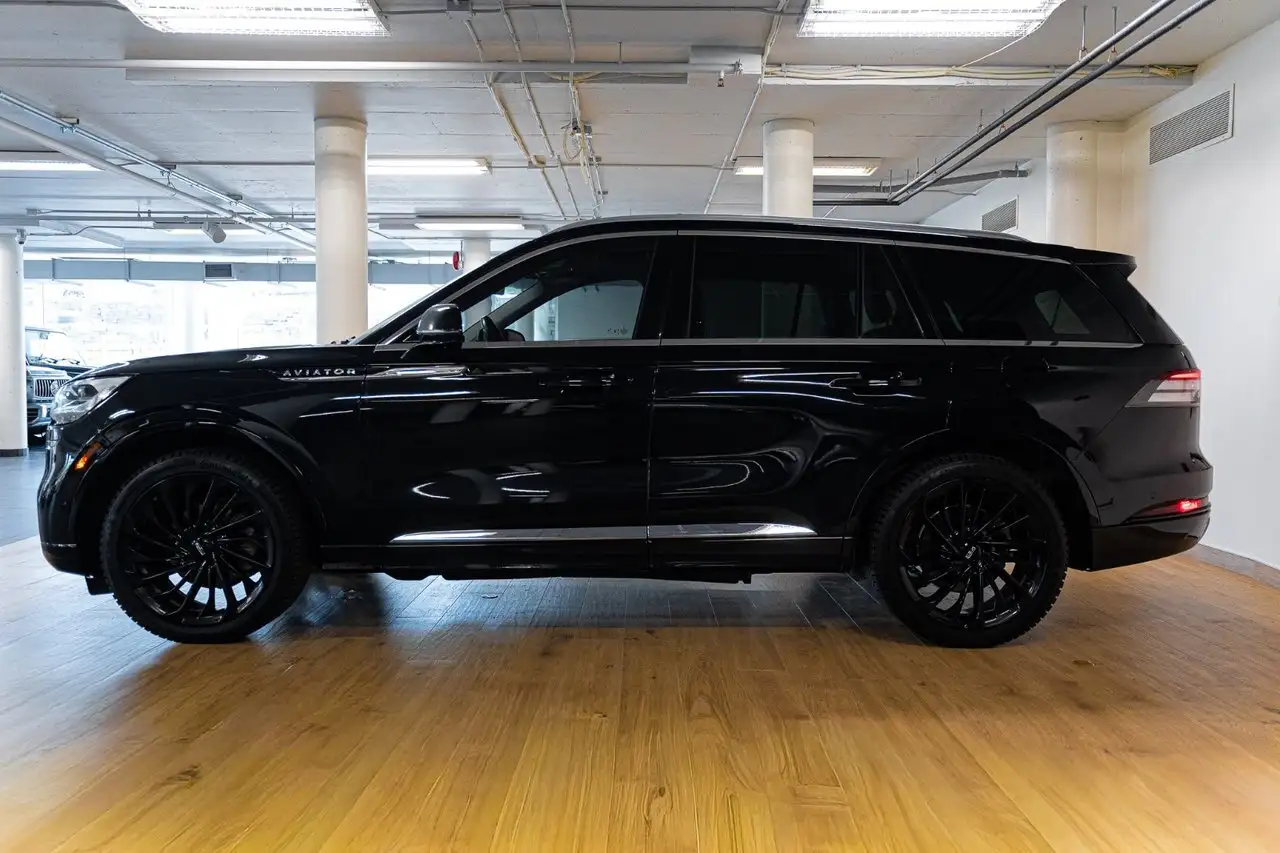Lincoln Aviator снимка Lincoln Aviator