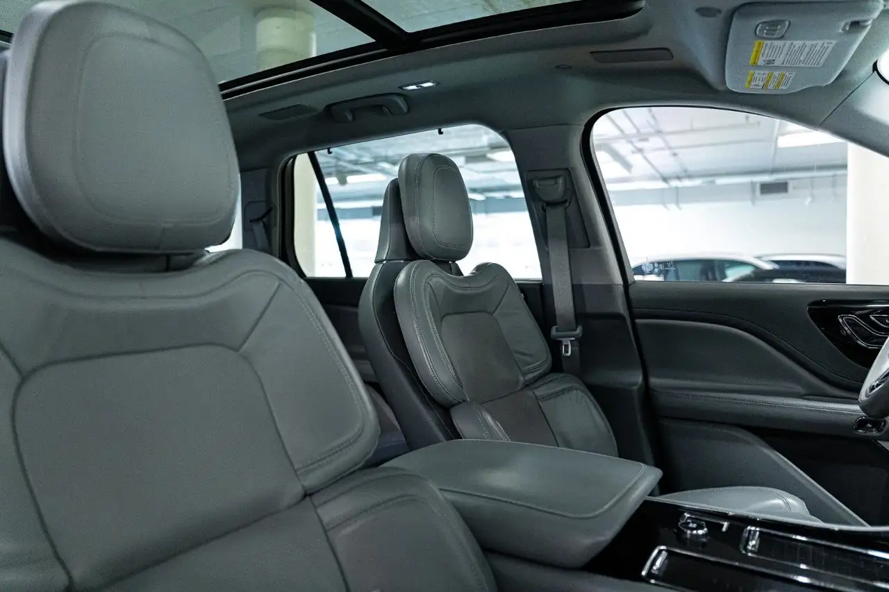 Lincoln Aviator снимка Lincoln Aviator