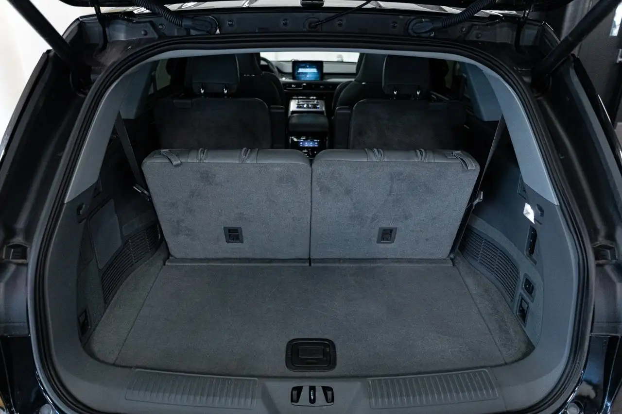 Lincoln Aviator снимка Lincoln Aviator