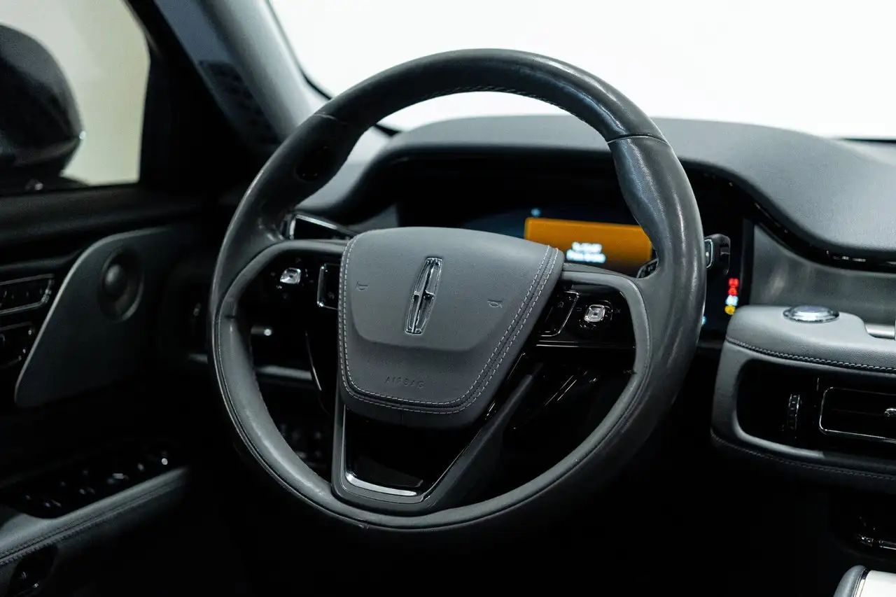 Lincoln Aviator снимка Lincoln Aviator