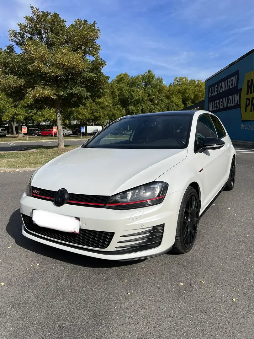 Volkswagen Golf GTI 2,0 TSI DSG Performance - 1