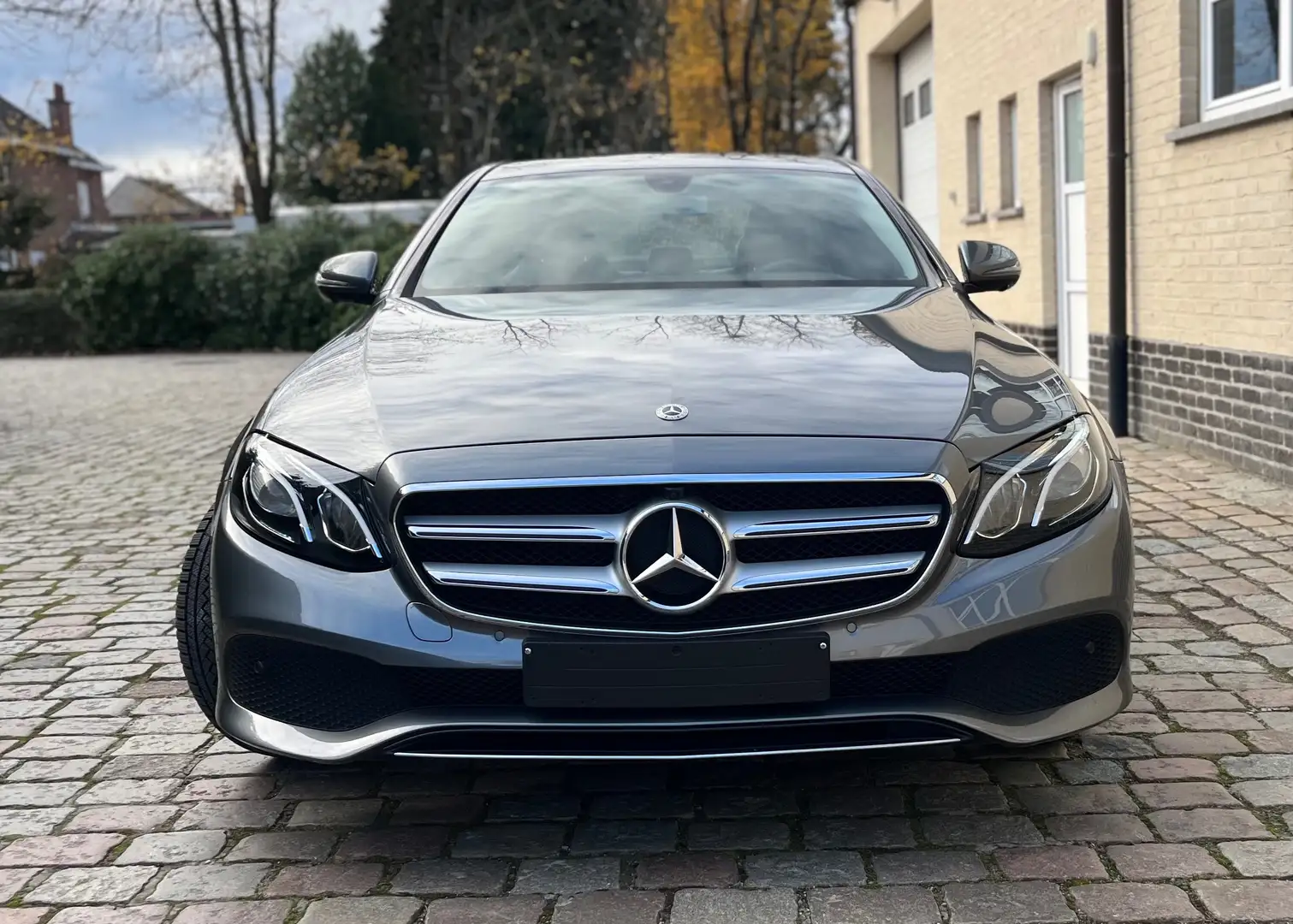 Mercedes-Benz E 200 d Business Solution  ### 54000 km ### Grey - 2
