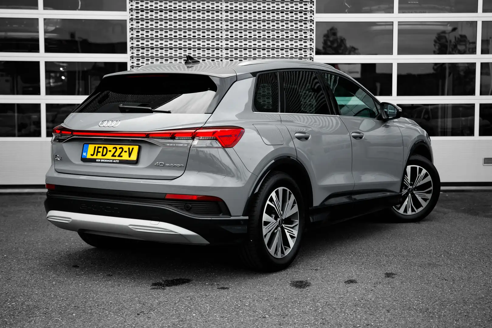 Audi Q4 e-tron 40 Edition 77 kWh | Voorstoelen verwarmd Gris - 2
